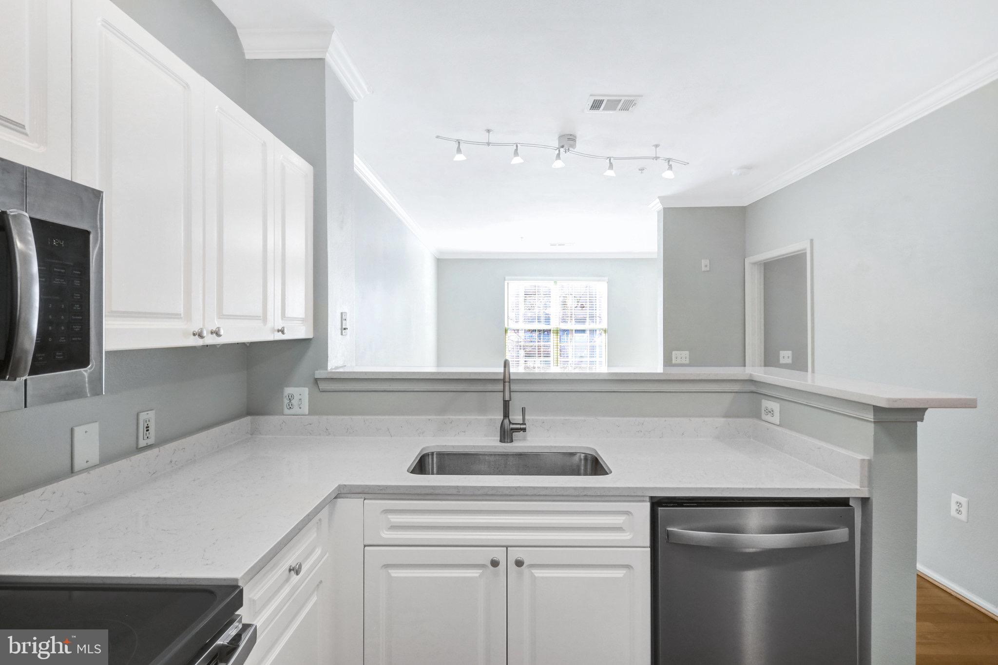 HIGH POINT AT JEFFERSON PARK - Residential