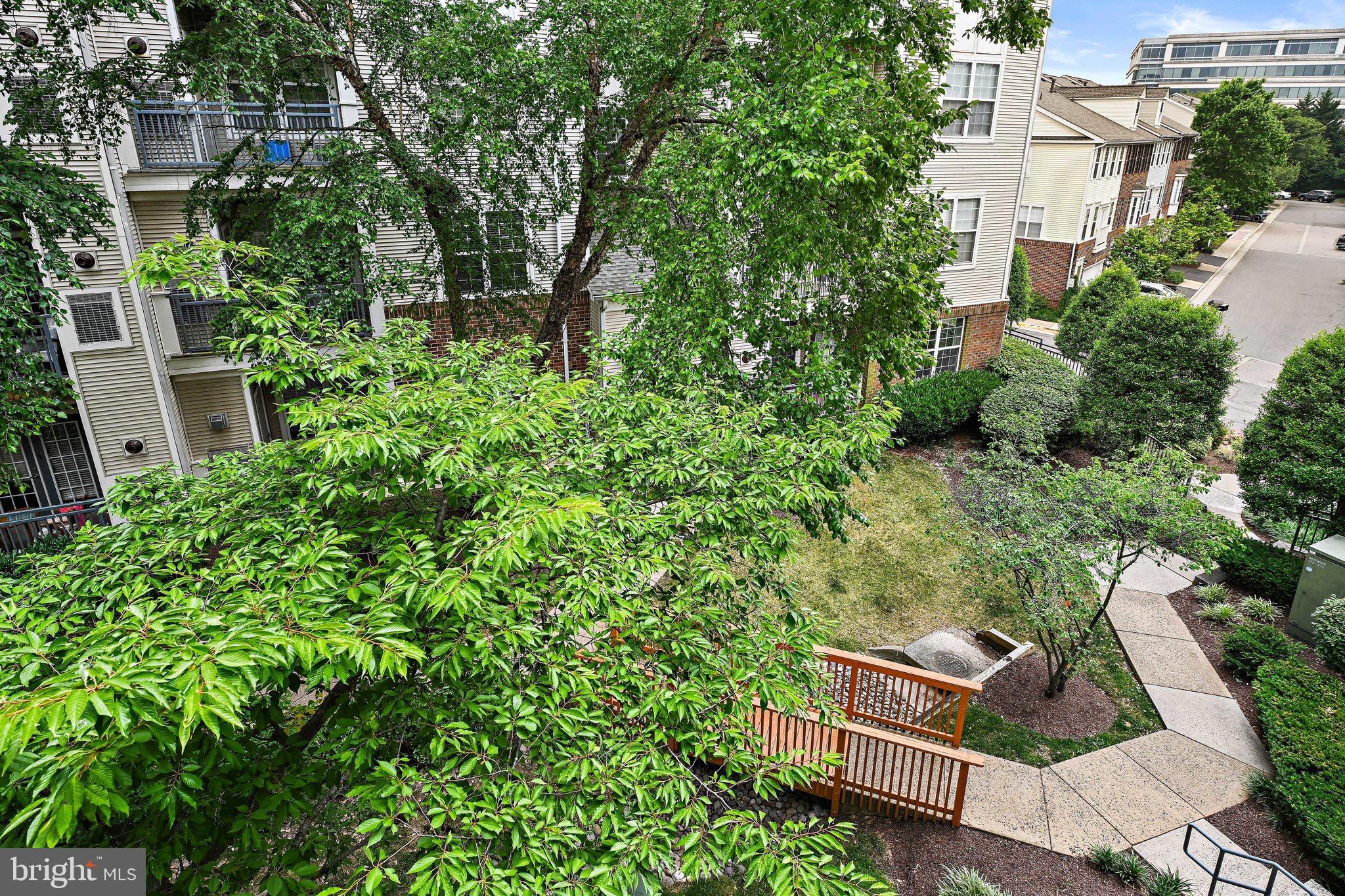 HIGH POINT AT JEFFERSON PARK - Residential