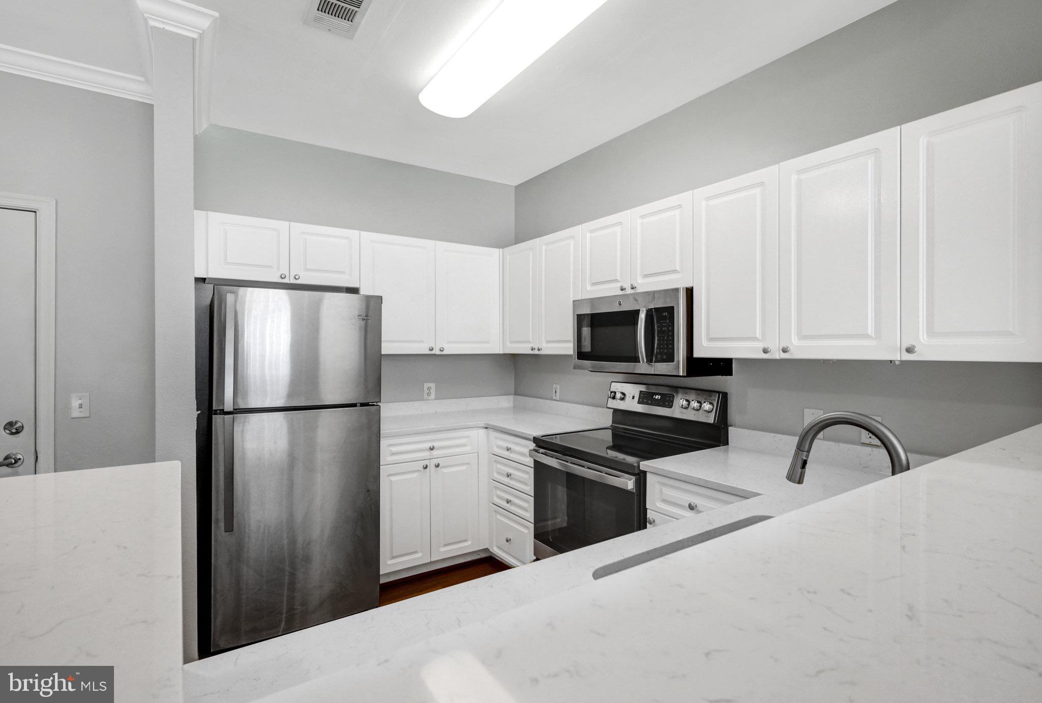 HIGH POINT AT JEFFERSON PARK - Residential
