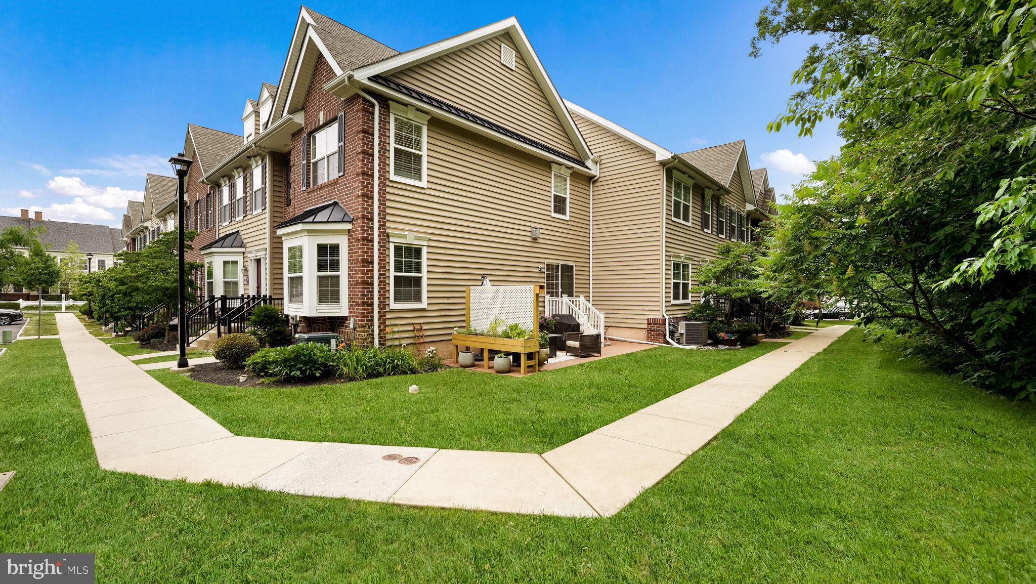 CARRIAGE HILL - Residential