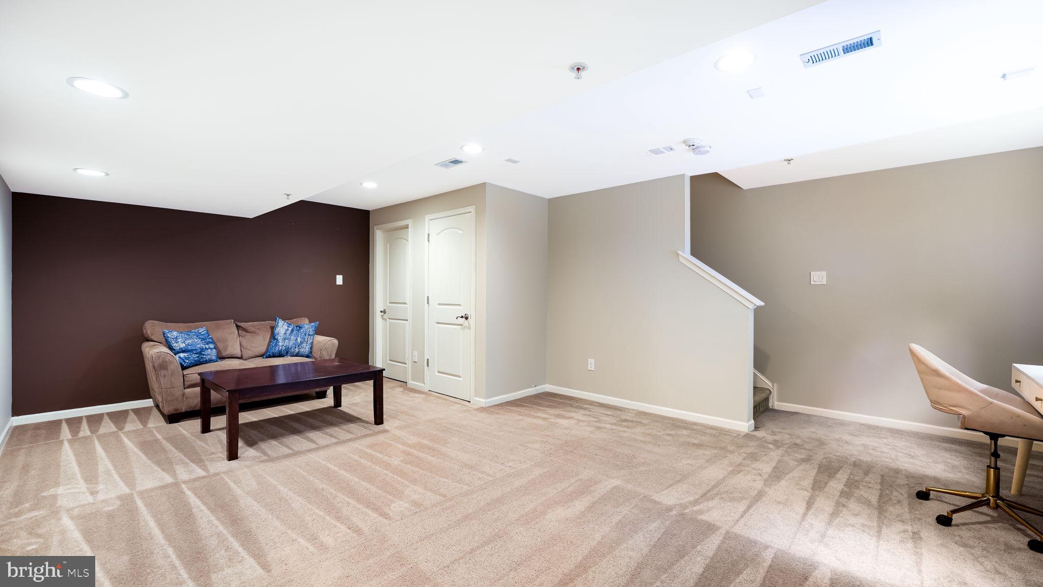 CARRIAGE HILL - Residential