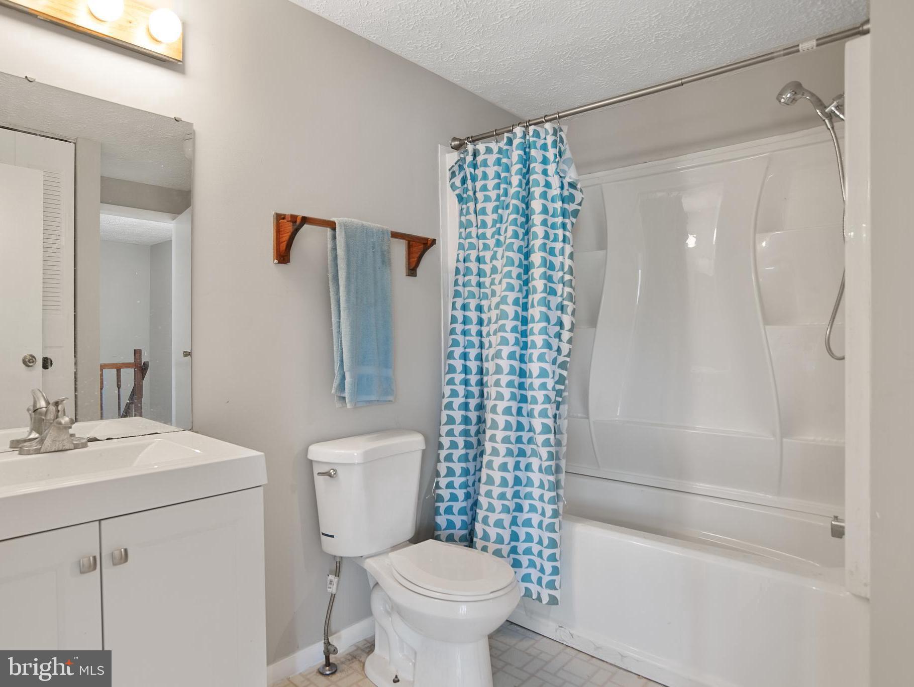 WOODS EDGE TOWNHOME CONDOMINIUMS - Residential