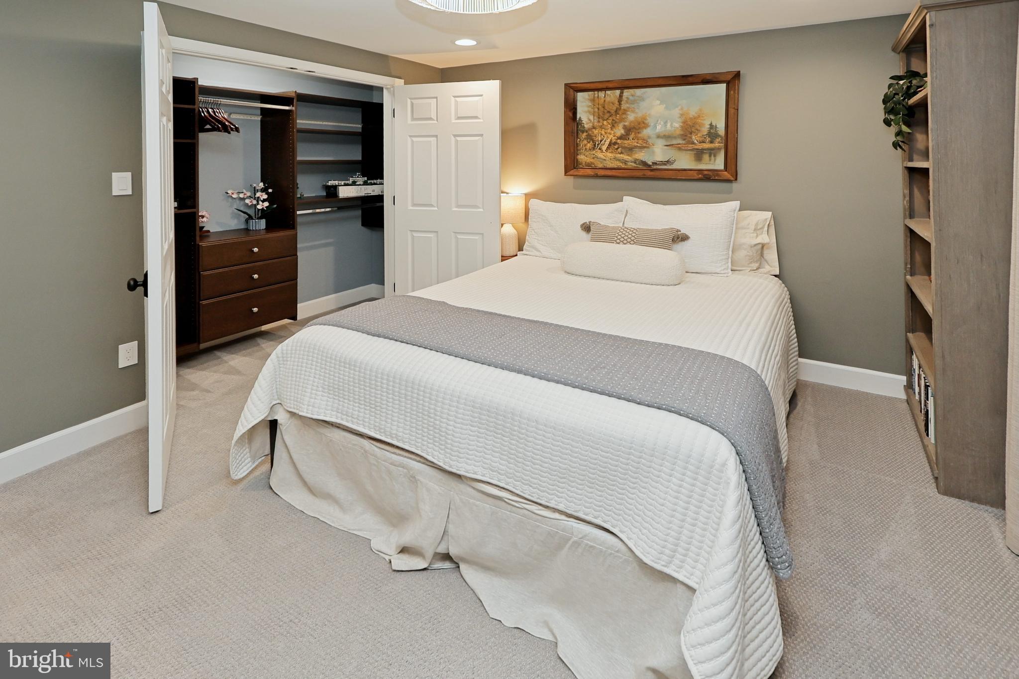 RESTON - Residential