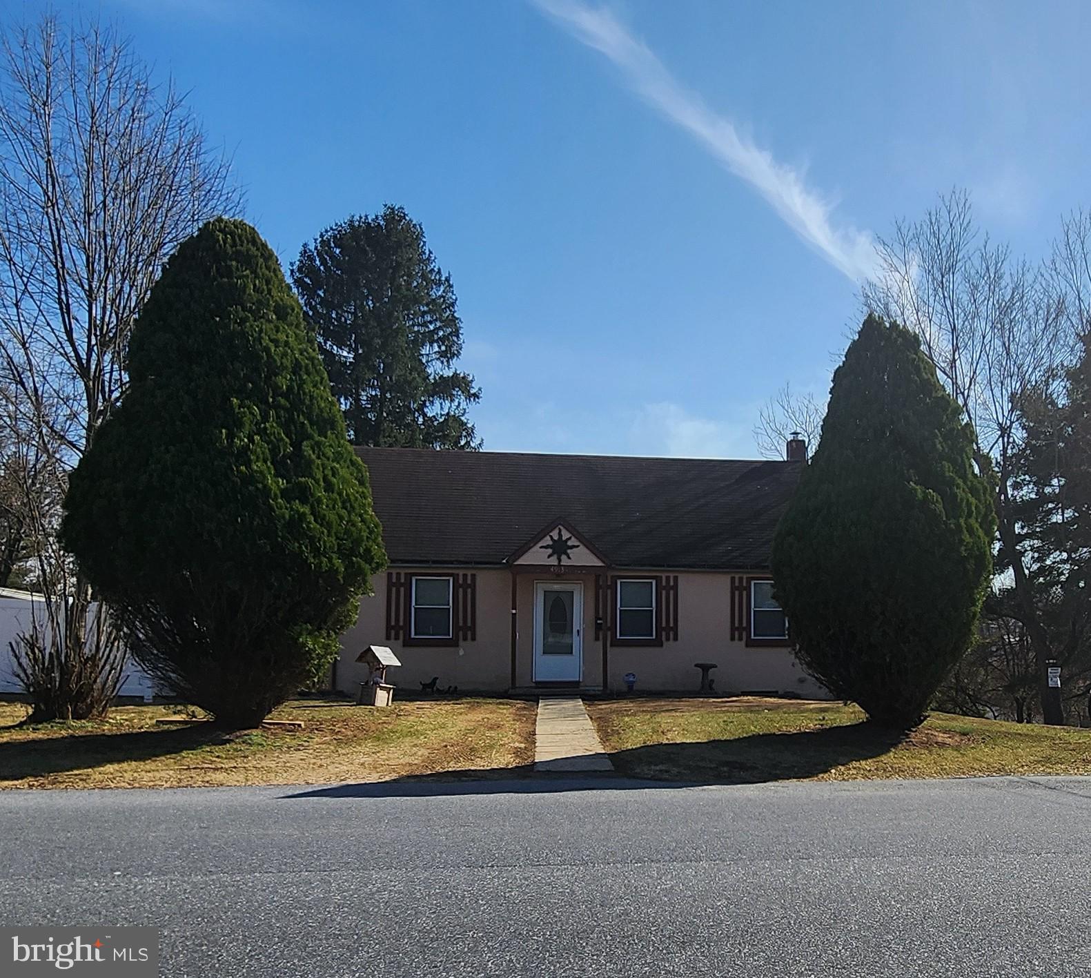 Charming 3 bedroom home with a very large back yard, finished rec room, new kitchen appliances, and a new water heater.  This neighborhood is close to everything!  Situated a couple blocks off Jonestown Road and surrounded with grocery stores, pharmacies, car repair, appliance stores, and restaurants galore!