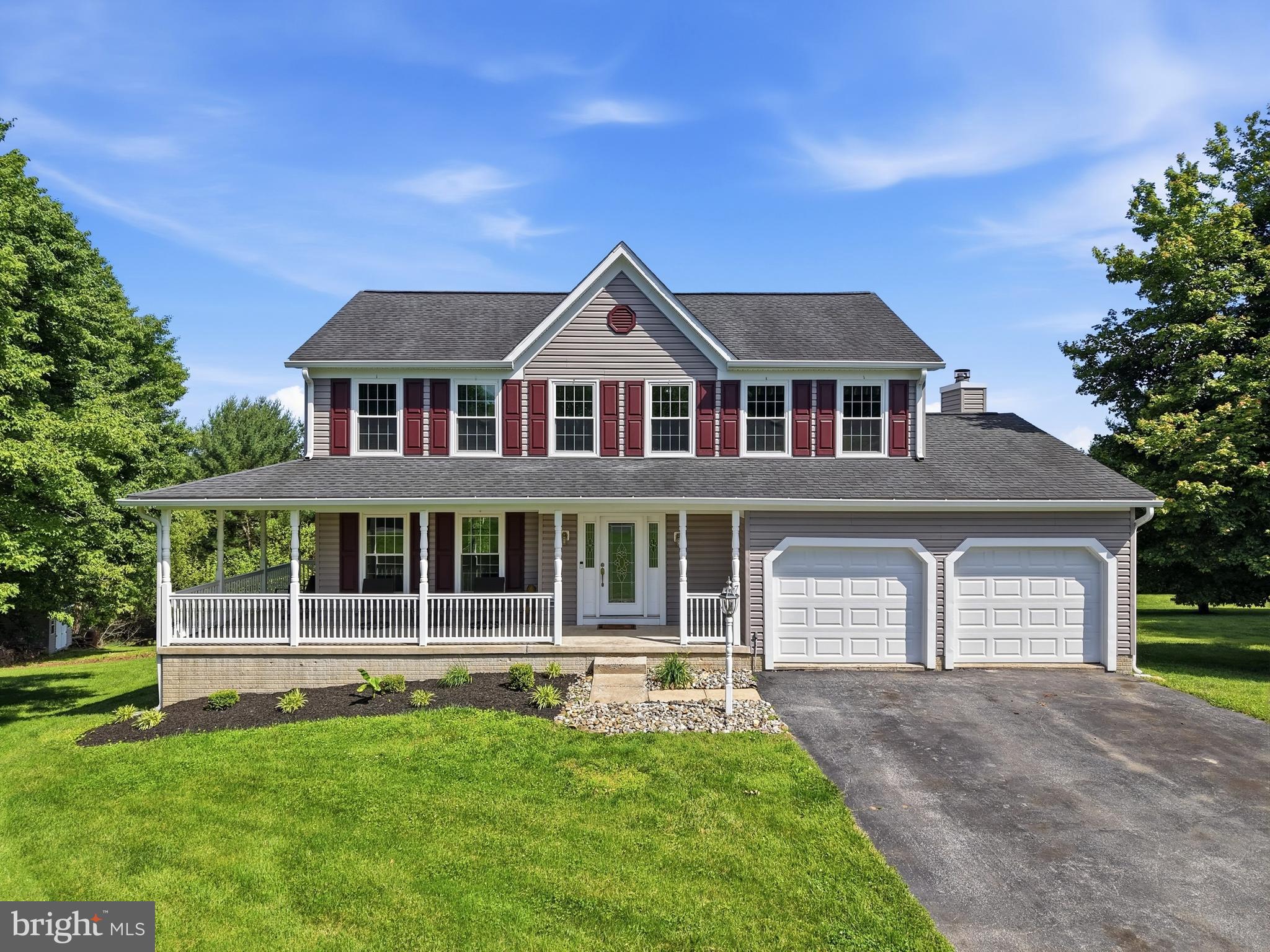 WELCOME HOME! Nestled on a picturesque 1.33-acre cul-de-sac lot in one of Woodstock's most desirable communities, this charming home with 3BR, 2 full BR and a half BR, offers space, comfort, and timeless appeal. Featuring fresh paint throughout the main level, new laminate flooring, recessed lighting, stainless steel appliances, and a cozy fireplace, every detail has been thoughtfully updated. Upstairs you’ll find a foyer balcony, the spacious owner's suite includes a walk-in closet, private en-suite spa-like bath with a scenic view, a soaking jacuzzi tub and a walk-in shower combo with double vanities. The two additional generously sized bedrooms with large closets and 2.5 bathrooms provide plenty of room for family and guests. The unfinished lower level offers the potential for a fourth bedroom, home office, or recreation space. Enjoy abundant natural light throughout, a two-car garage with new garage doors, a long driveway with ample parking, and a washer and dryer that convey. There’s an abundance of outdoor space and open usable land with a shed for entertainment purposes. A perfect blend of luxury, functionality, and charm in a highly sought-after location. Schedule your tour today!
