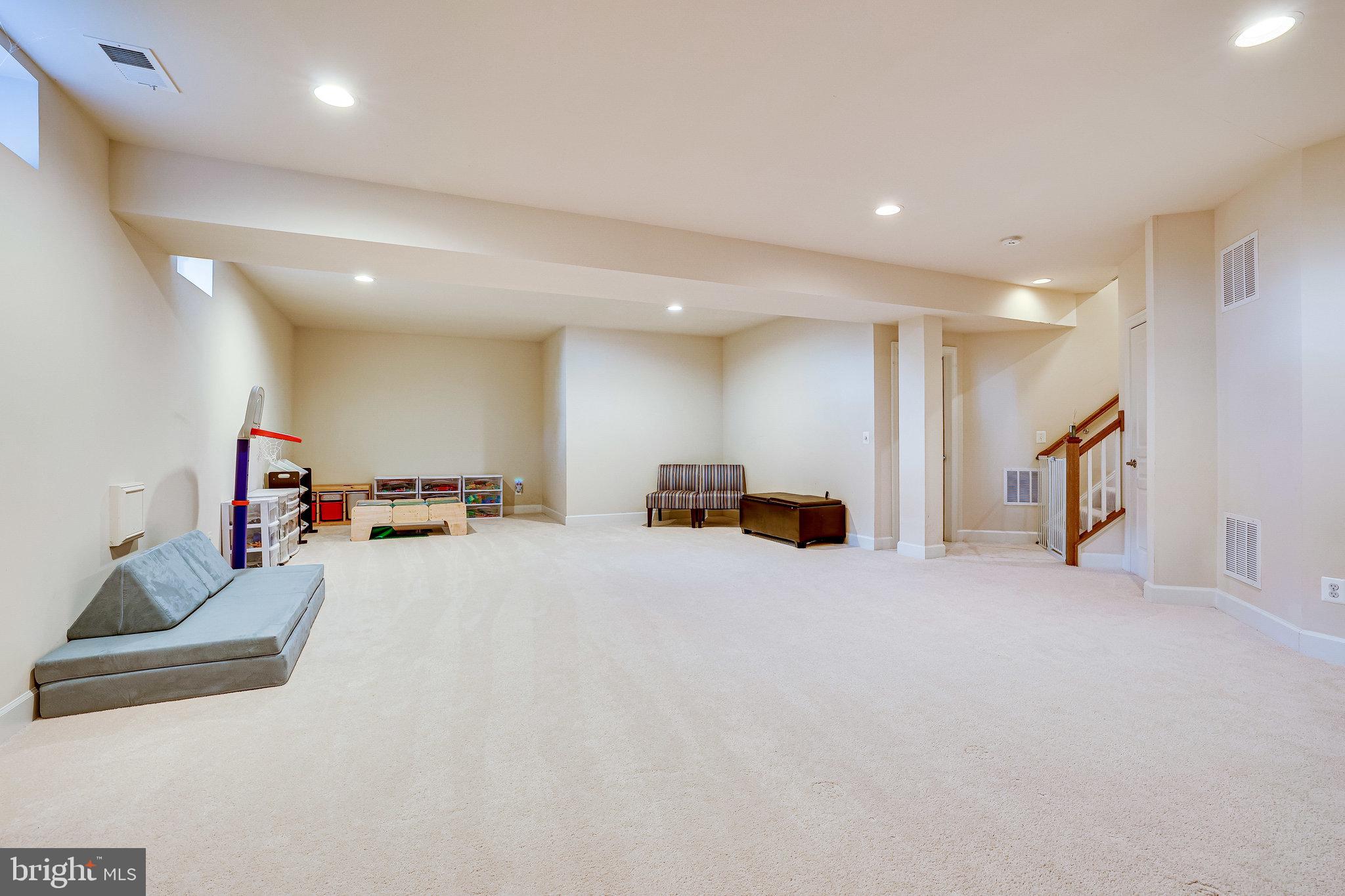 BRAMBLETON LANDBAY 2 - Residential Lease