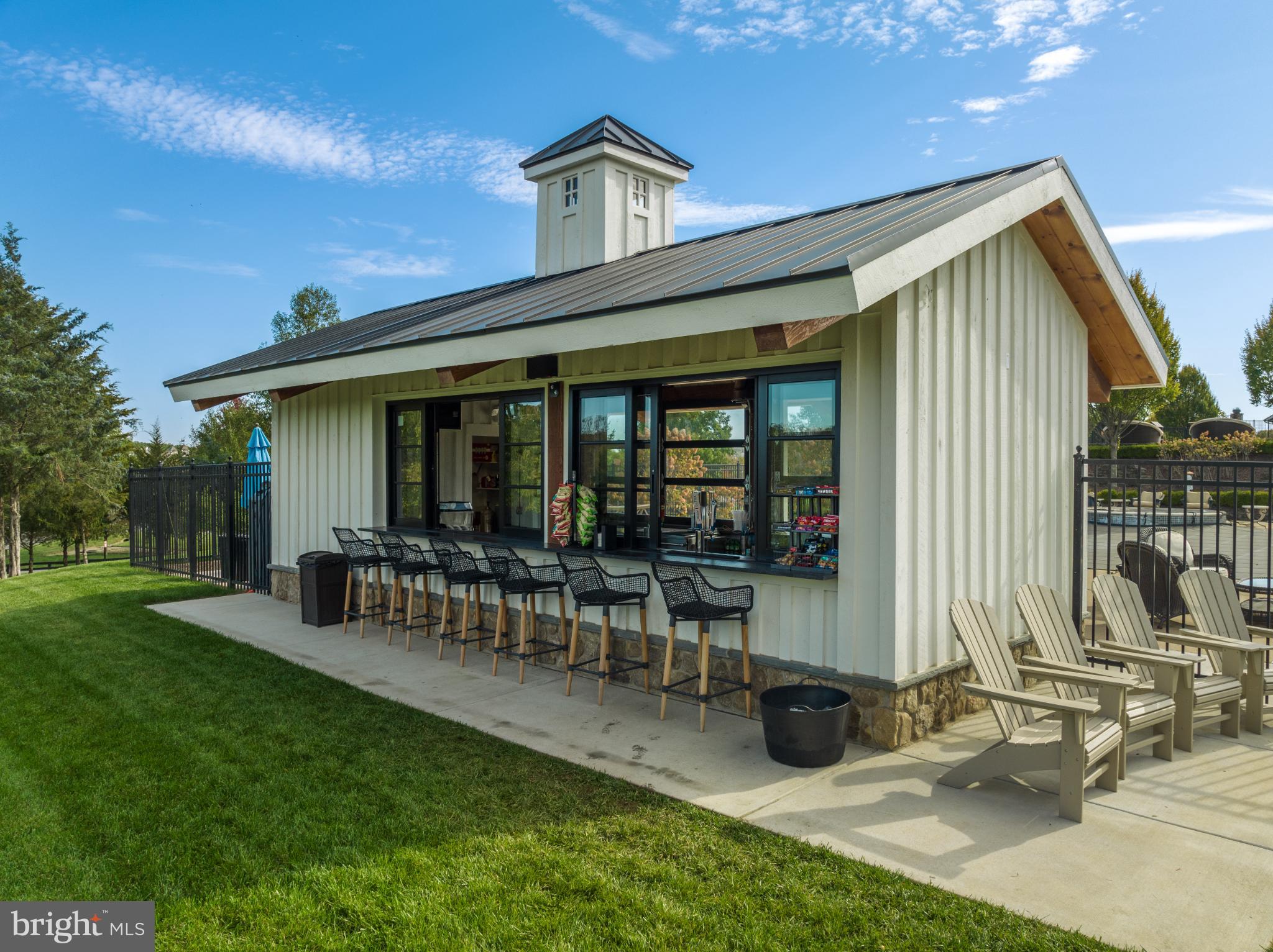ESTATES @ CREIGHTON FARM - Residential