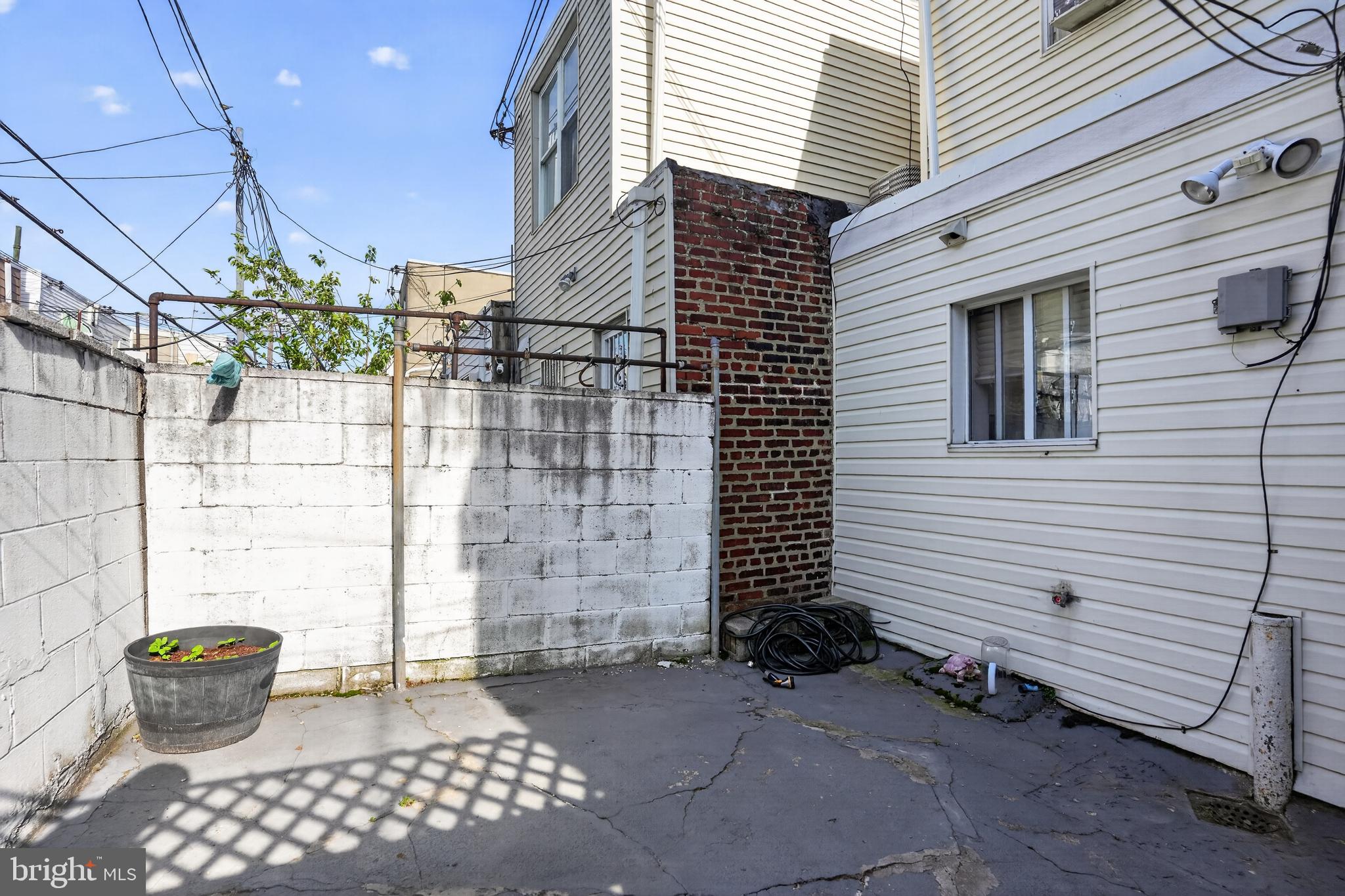LOWER MOYAMENSING - Residential