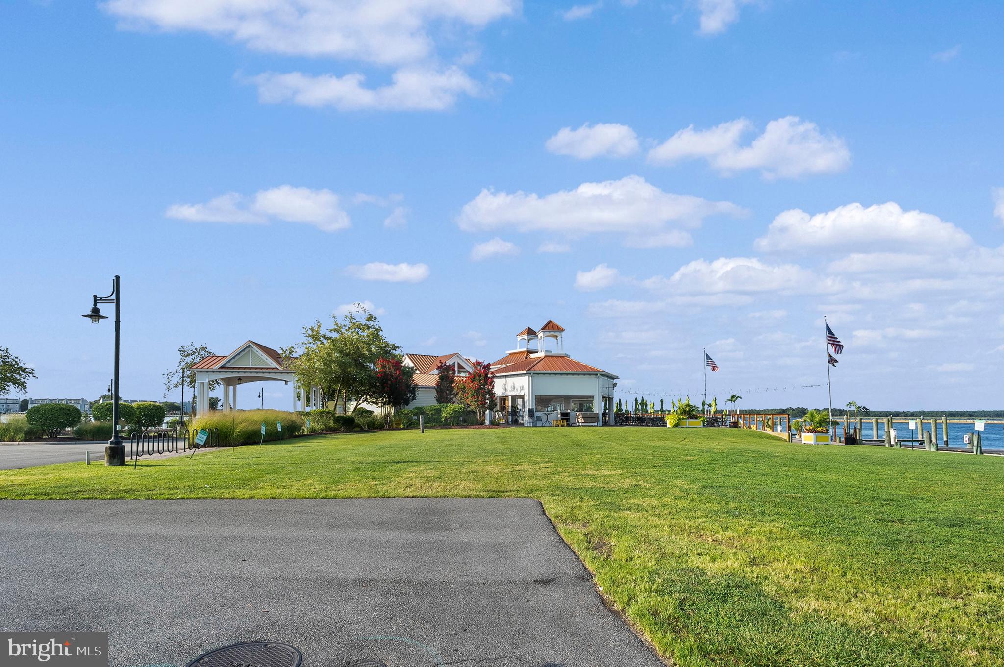 NARROWS POINTE - Residential
