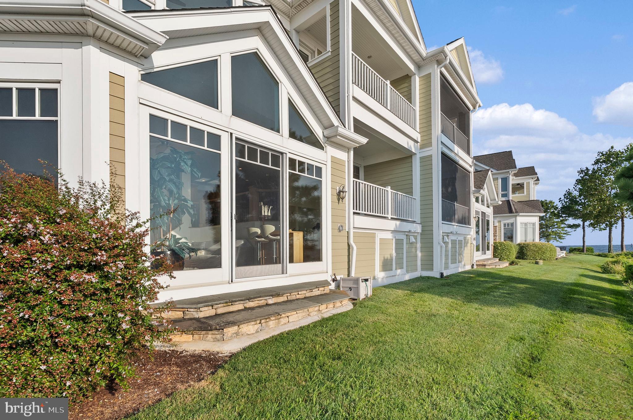 NARROWS POINTE - Residential