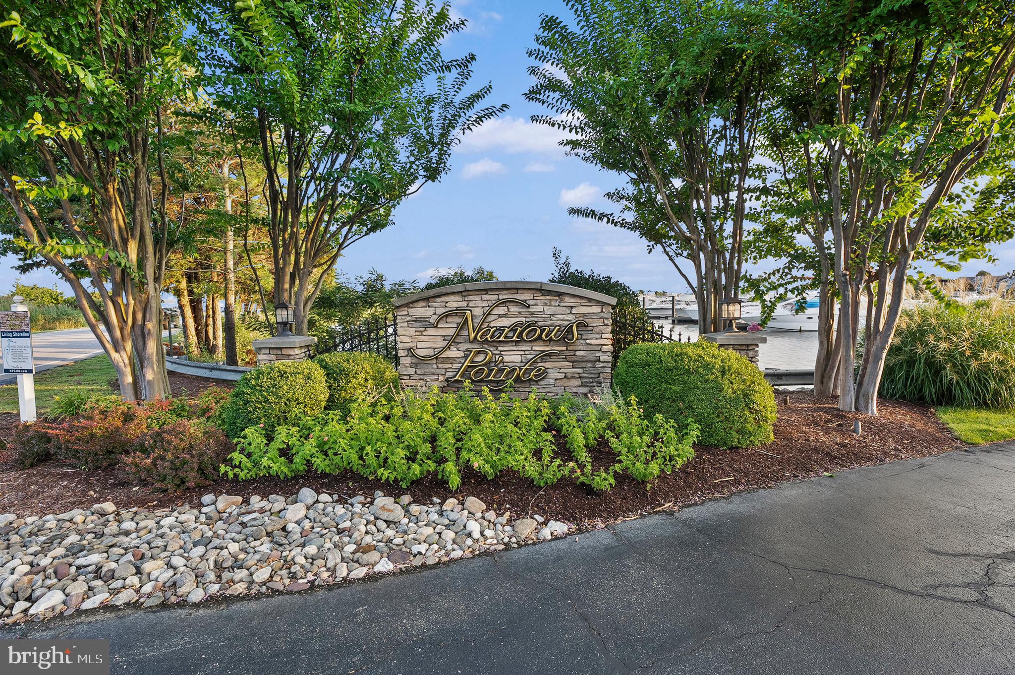 NARROWS POINTE - Residential