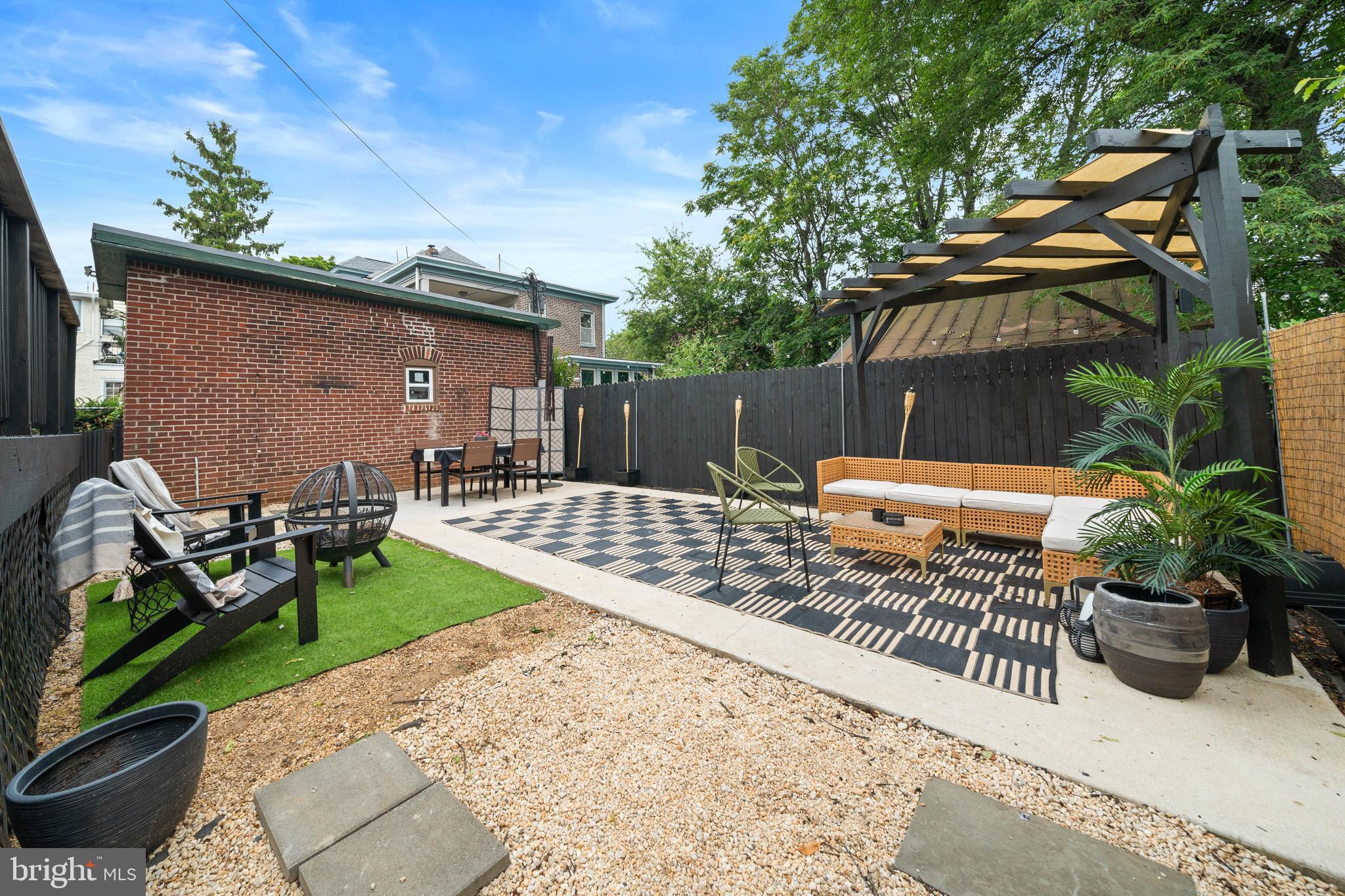 COOL SPRING - Residential