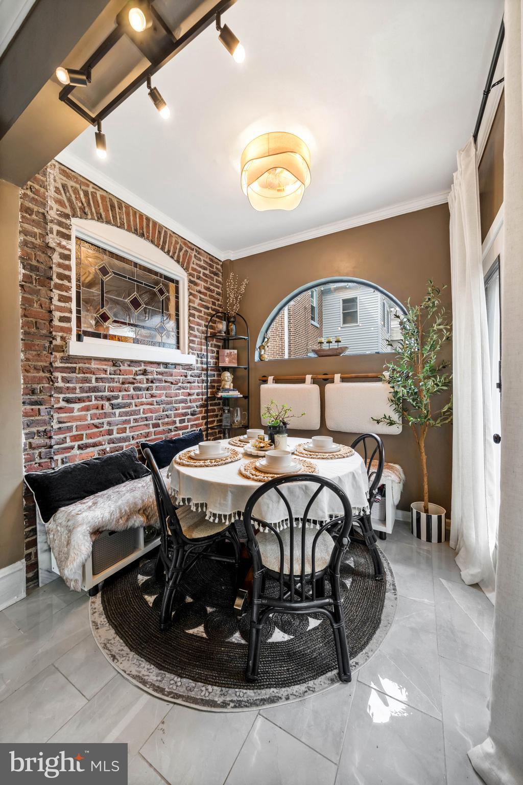 COOL SPRING - Residential