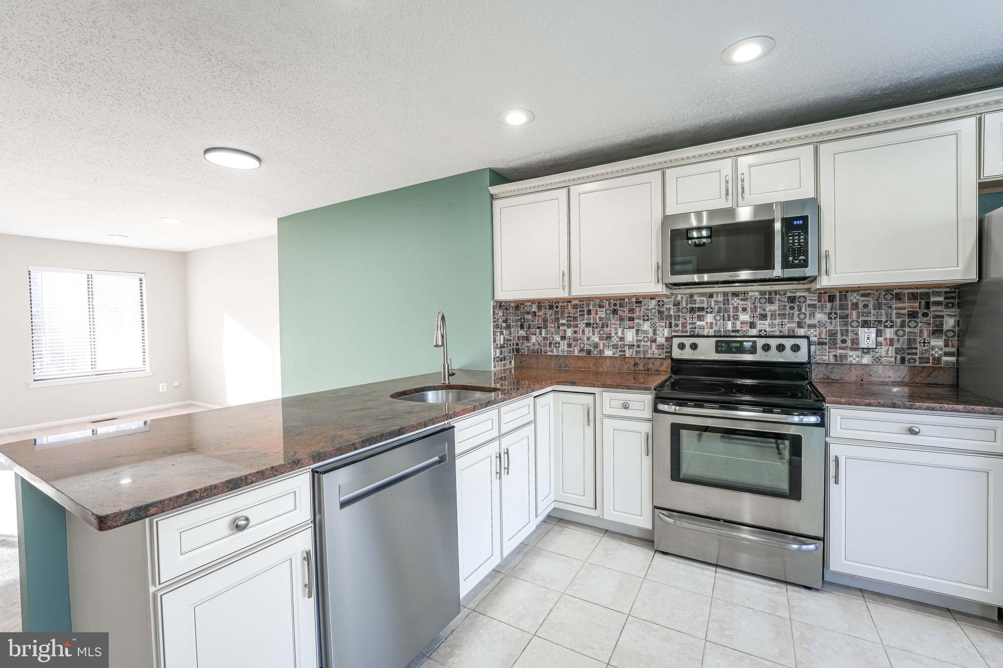 LAKE RIDGE - Residential