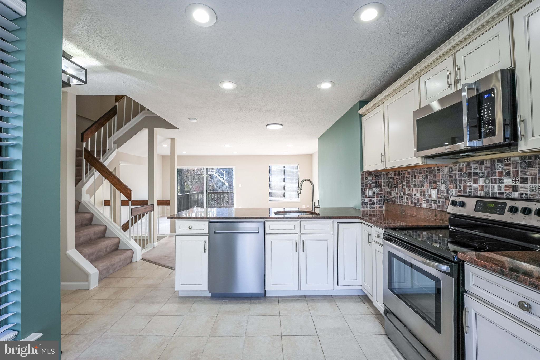 LAKE RIDGE - Residential