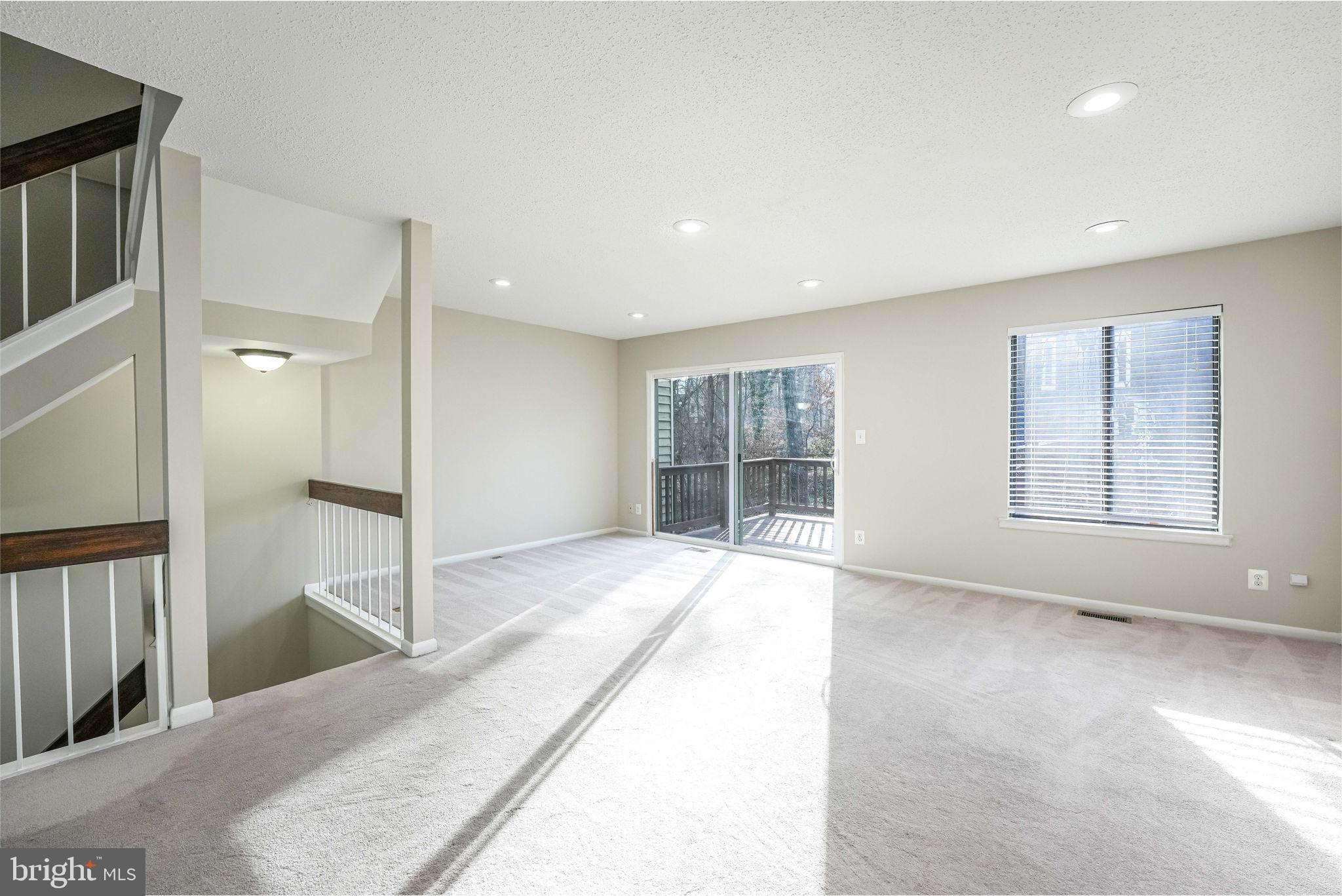 LAKE RIDGE - Residential