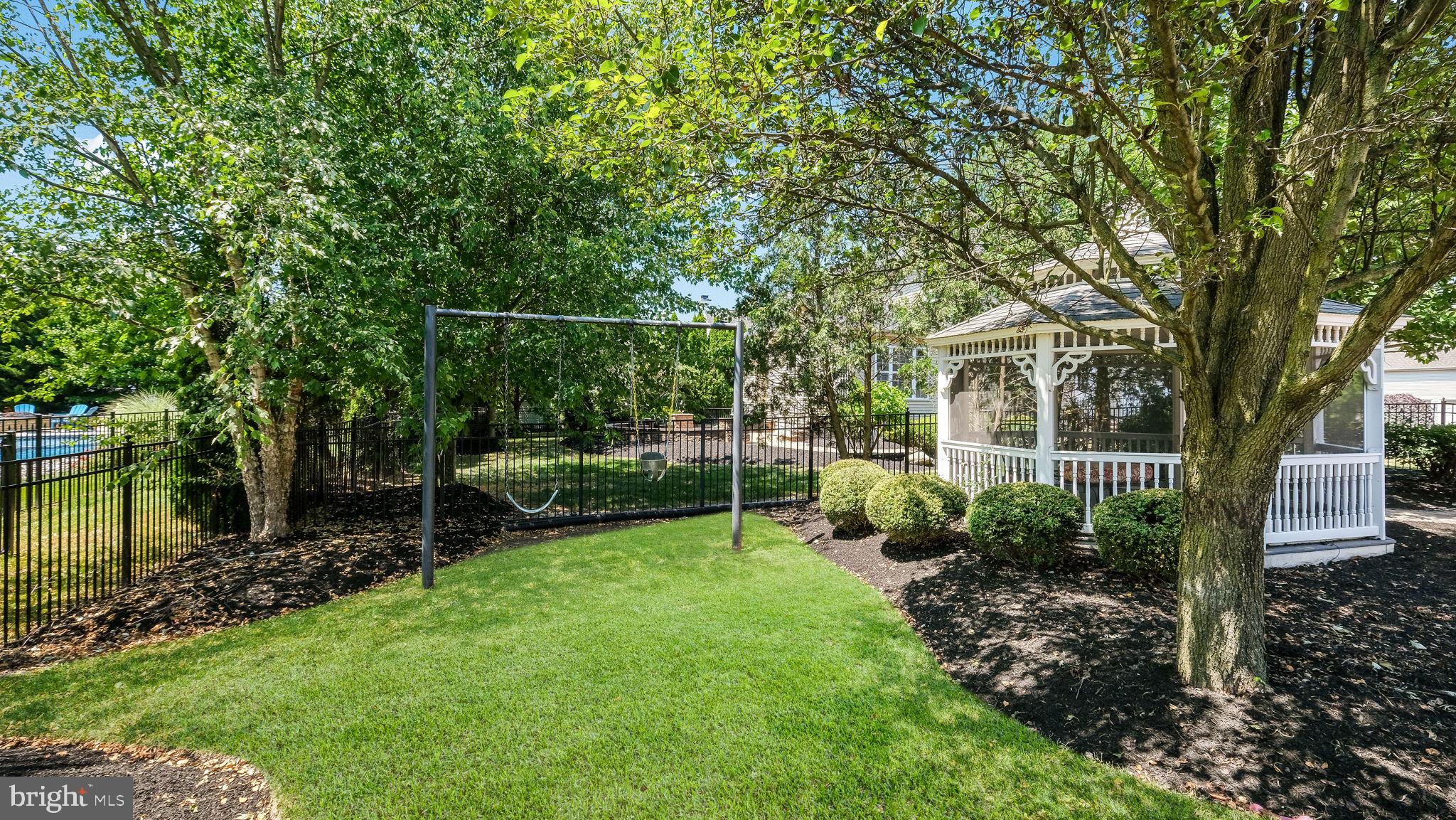 DEVONSHIRE ESTATES - Residential