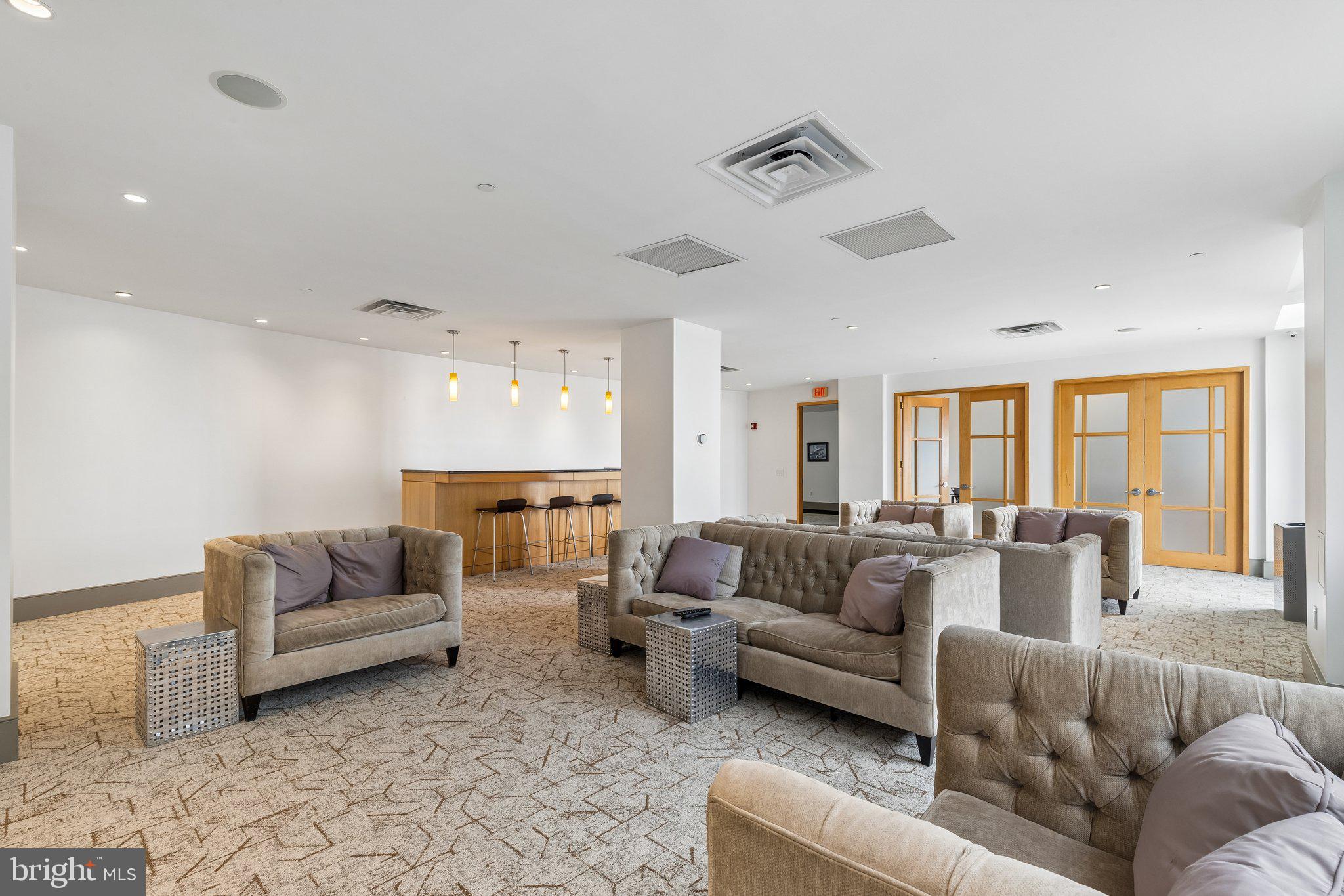 AVENUE OF THE ARTS - Residential