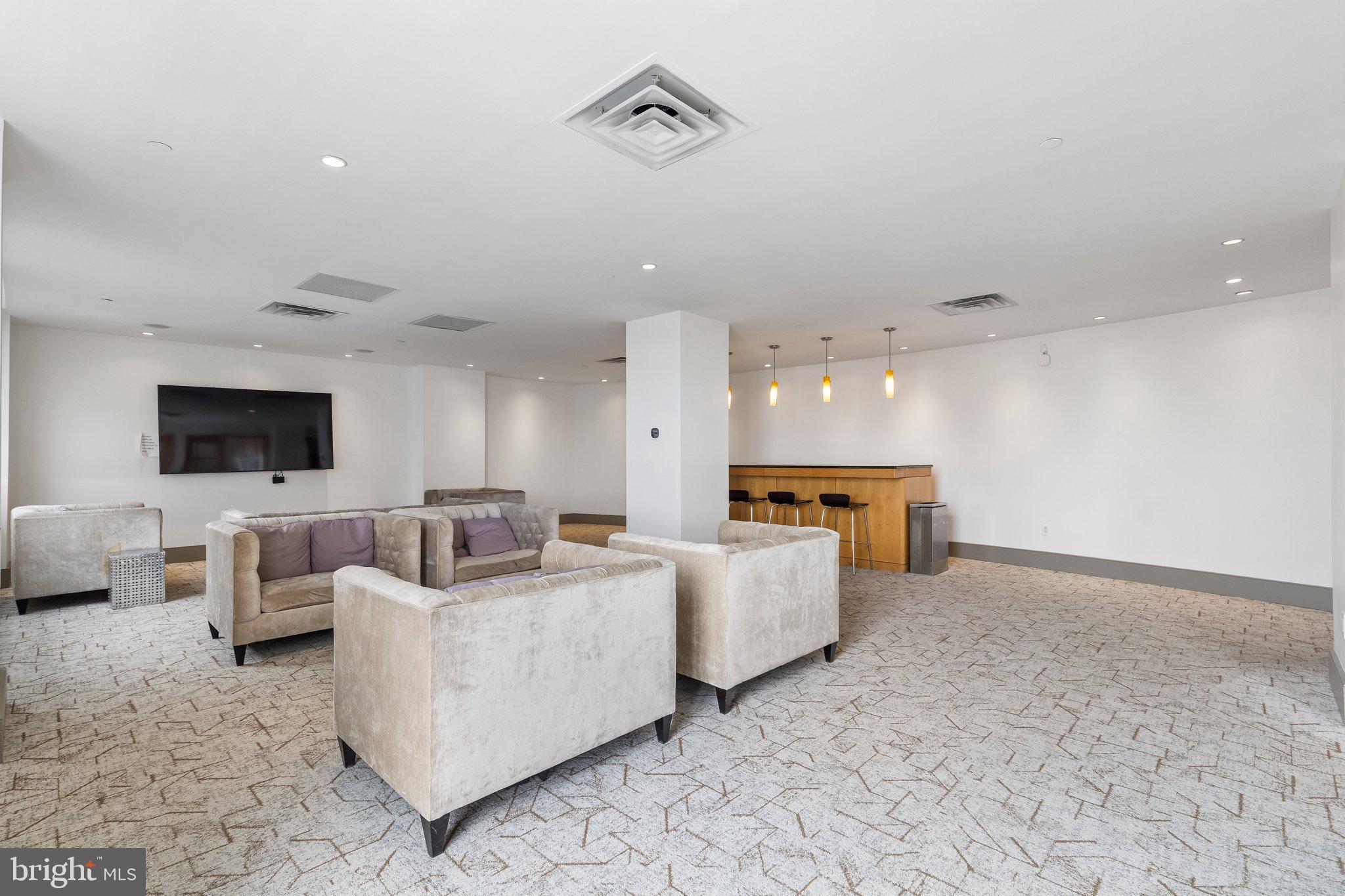 AVENUE OF THE ARTS - Residential