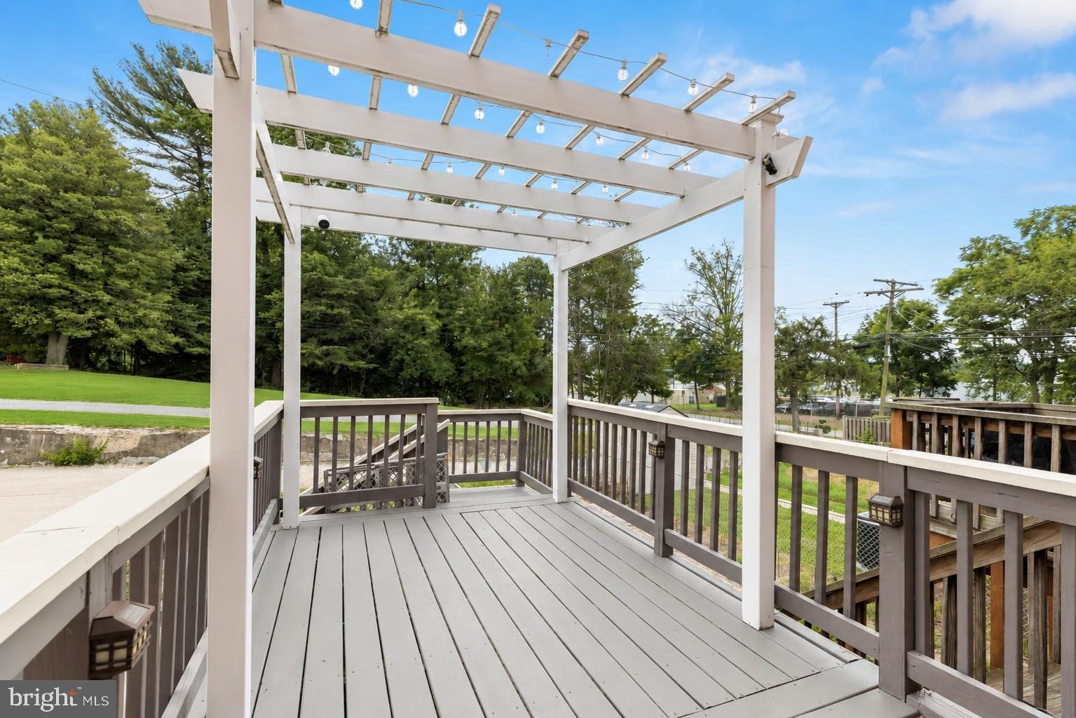 LEEANNE - Residential