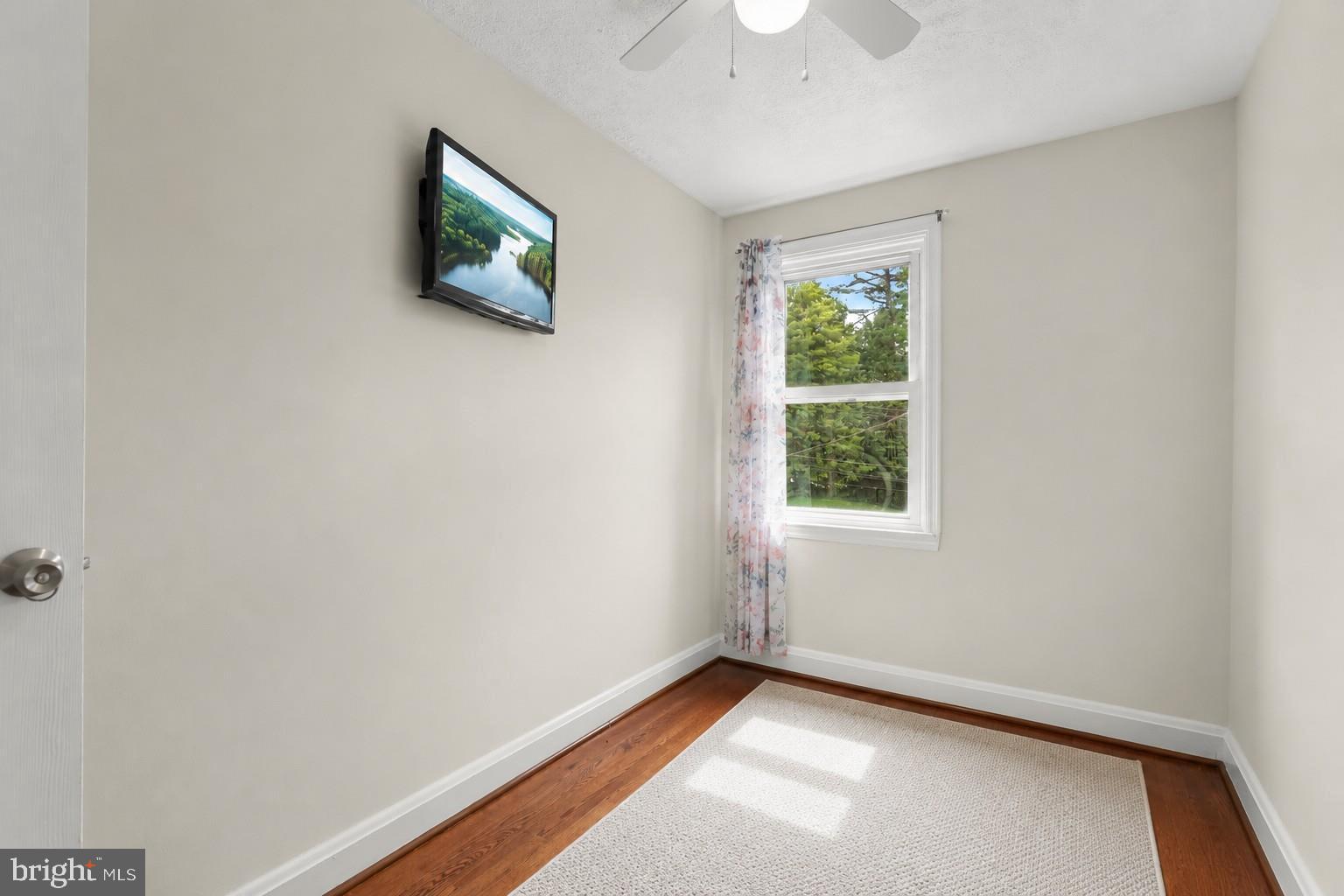 LEEANNE - Residential