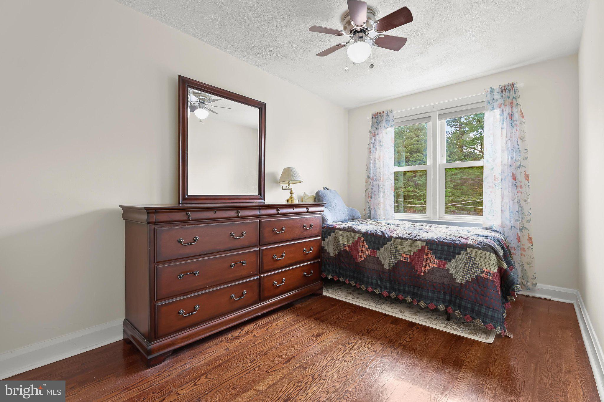 LEEANNE - Residential