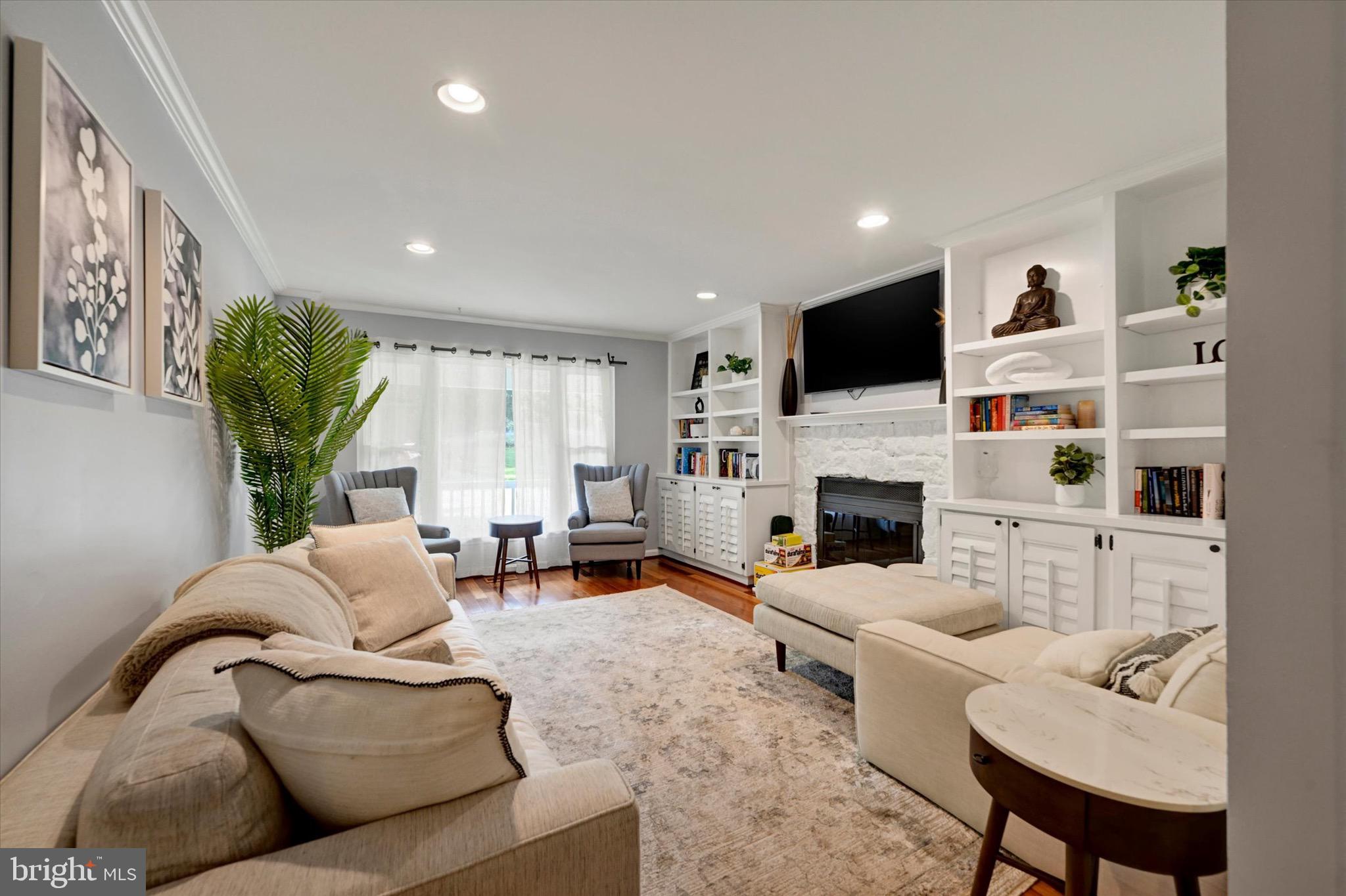 DULANEY GATE - Residential