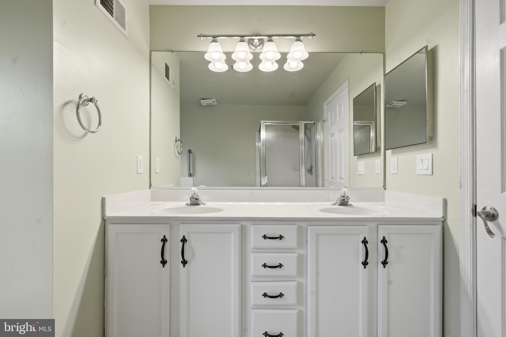 RUSSETT CENTER S - Residential