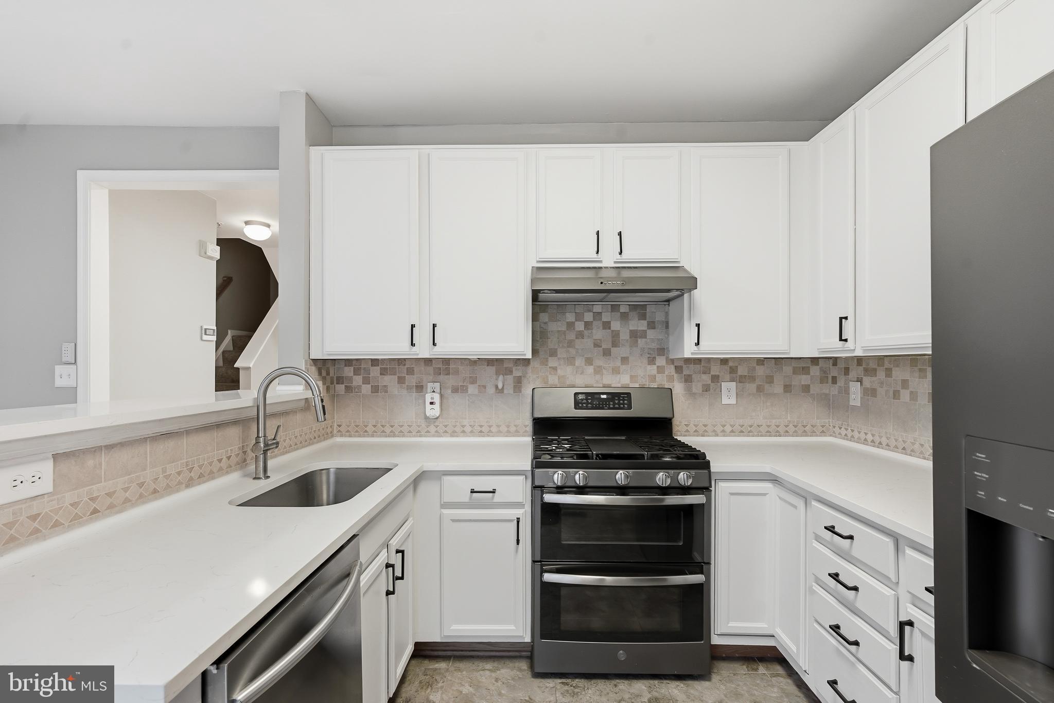 RUSSETT CENTER S - Residential