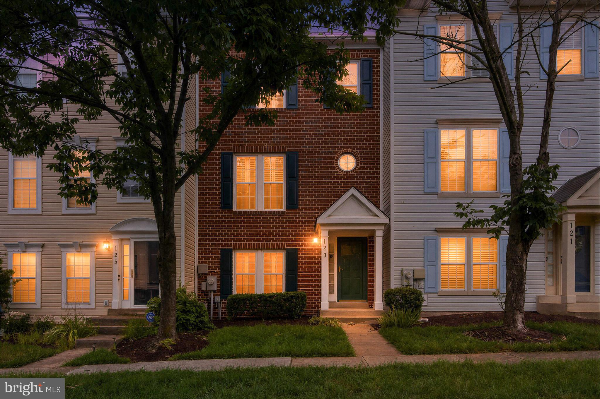 RUSSETT CENTER S - Residential