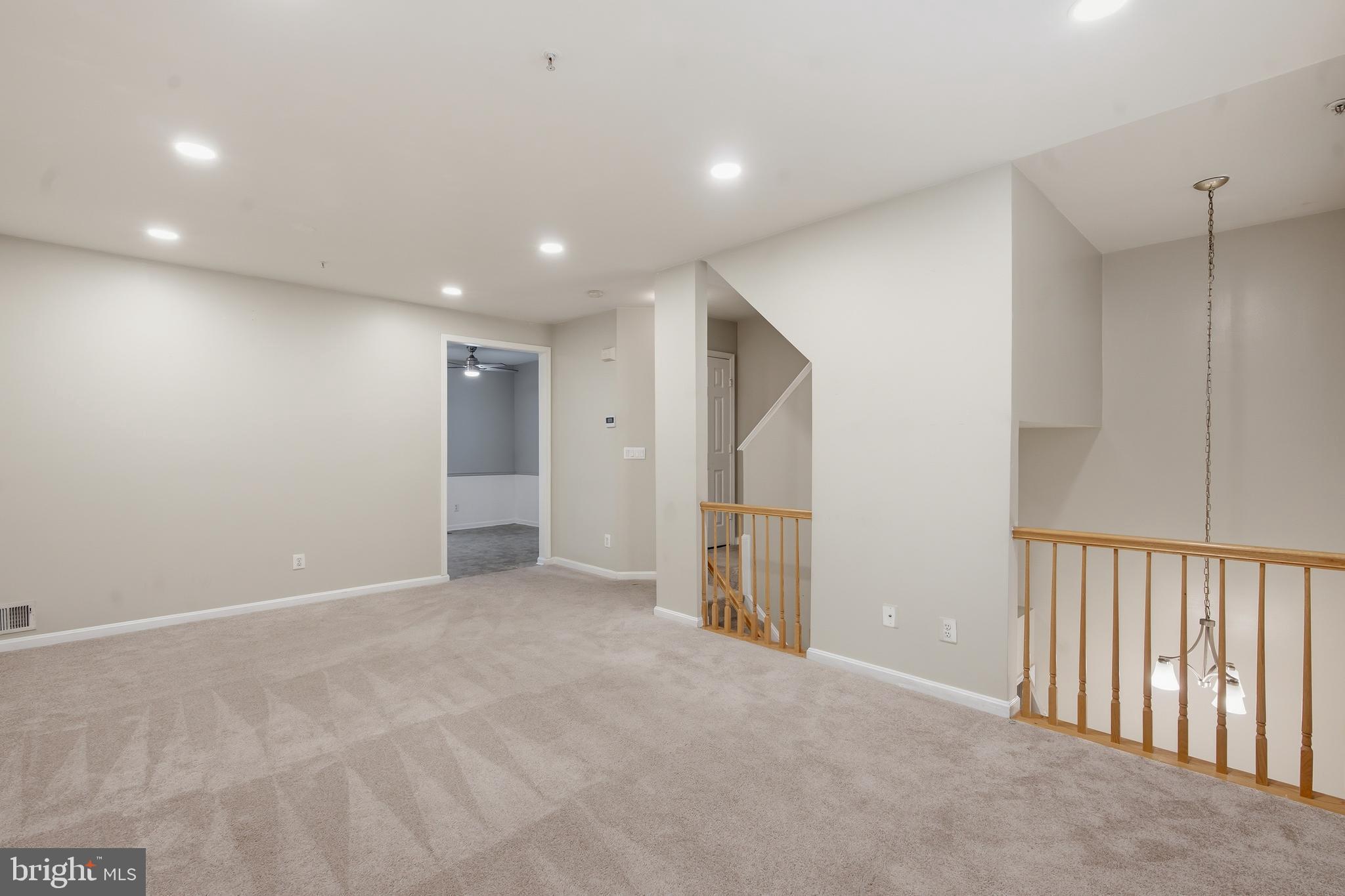 RUSSETT CENTER S - Residential