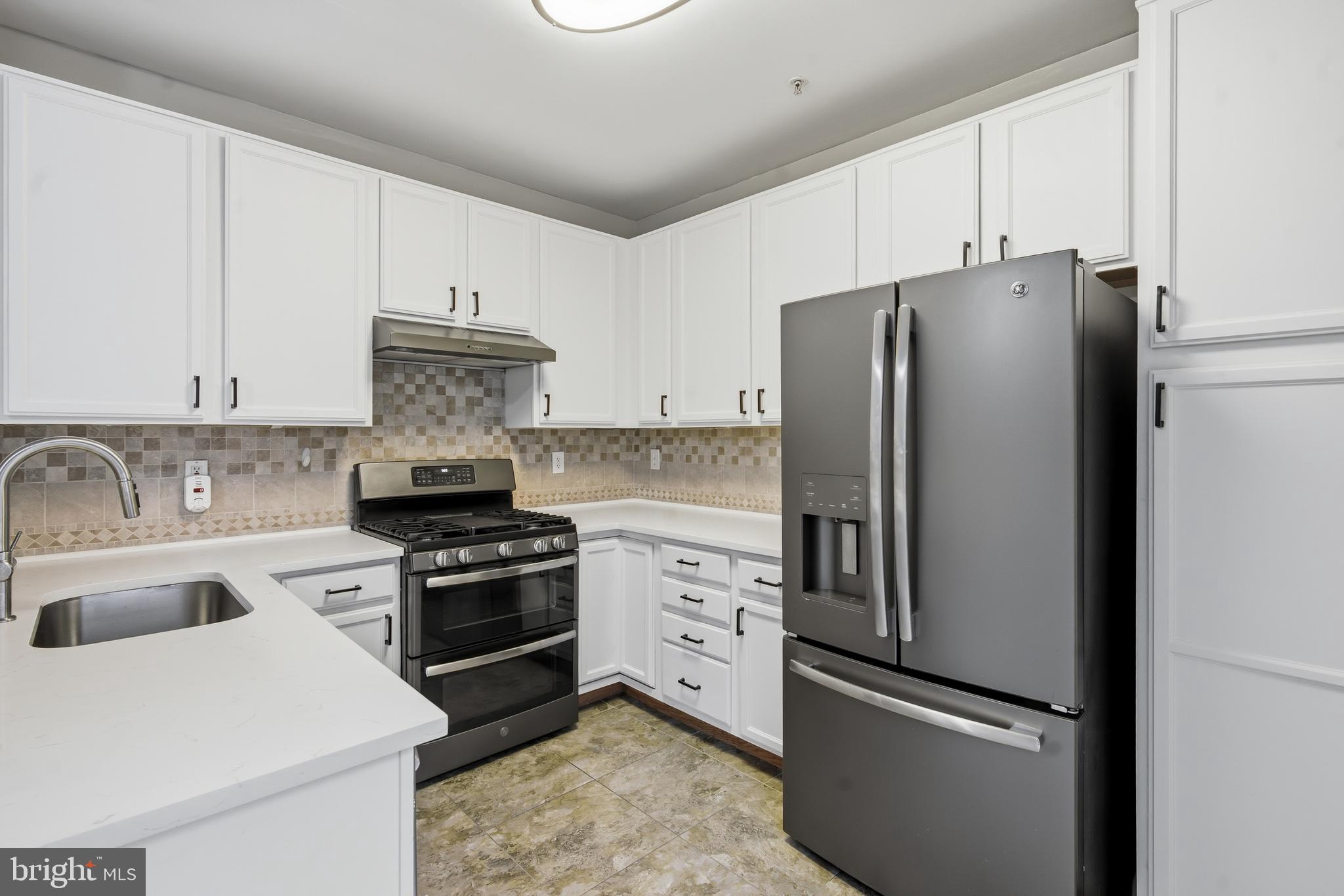 RUSSETT CENTER S - Residential