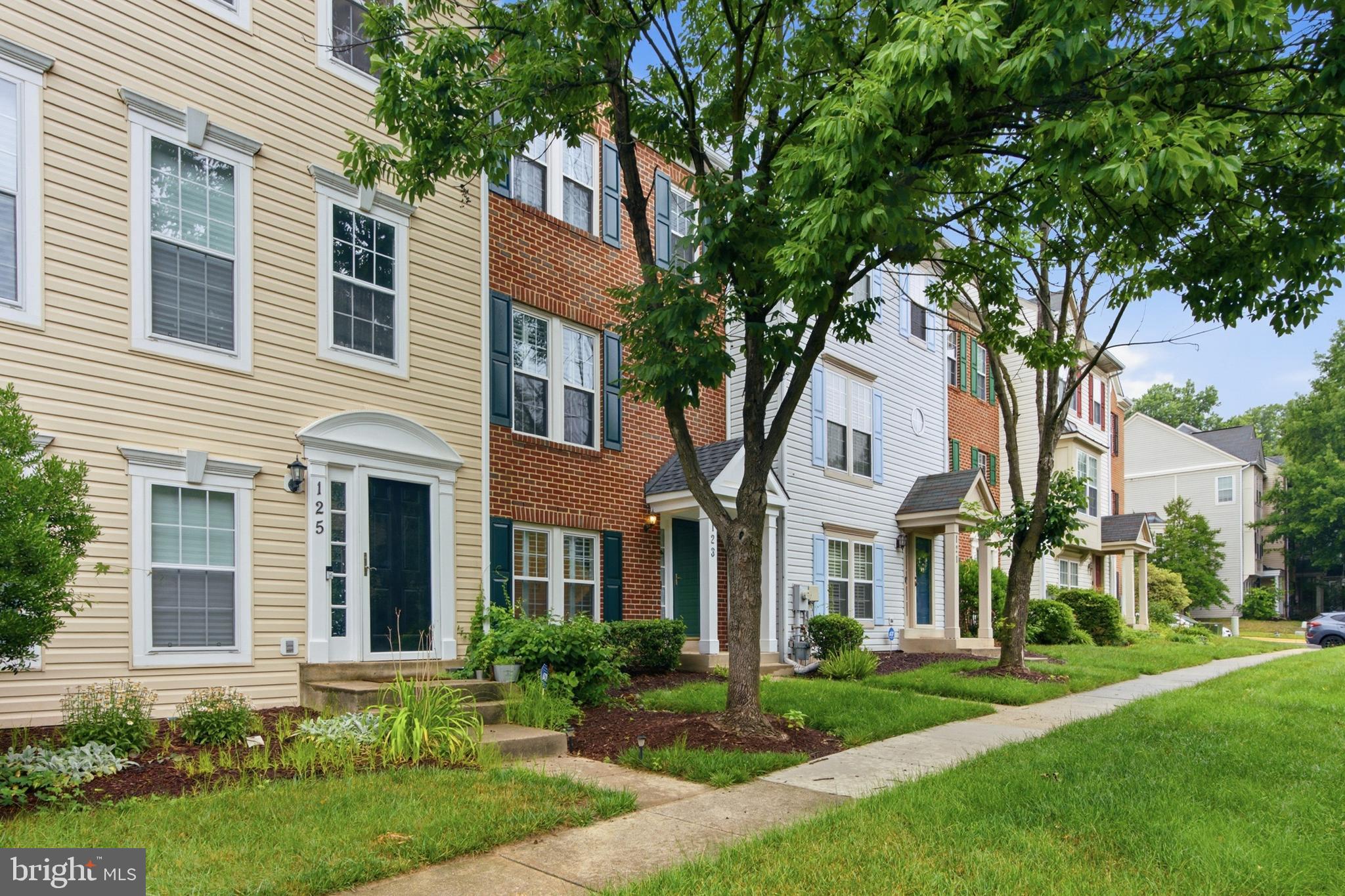 RUSSETT CENTER S - Residential
