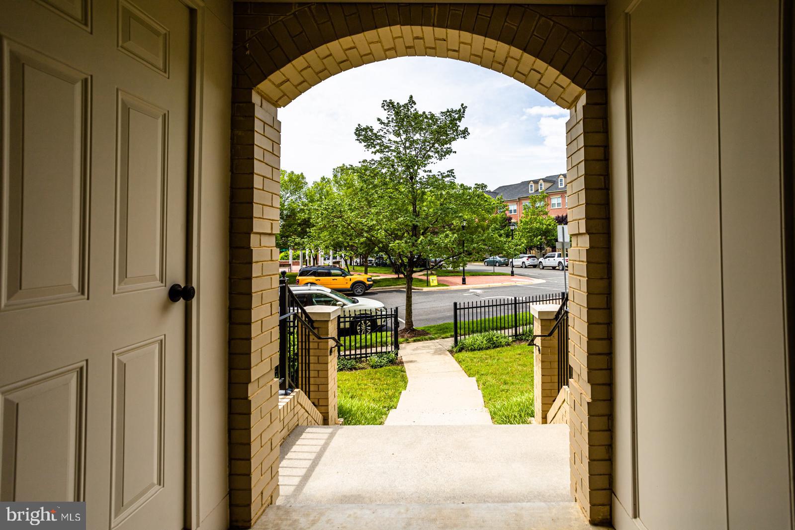 MADISON CRESCENT - Residential