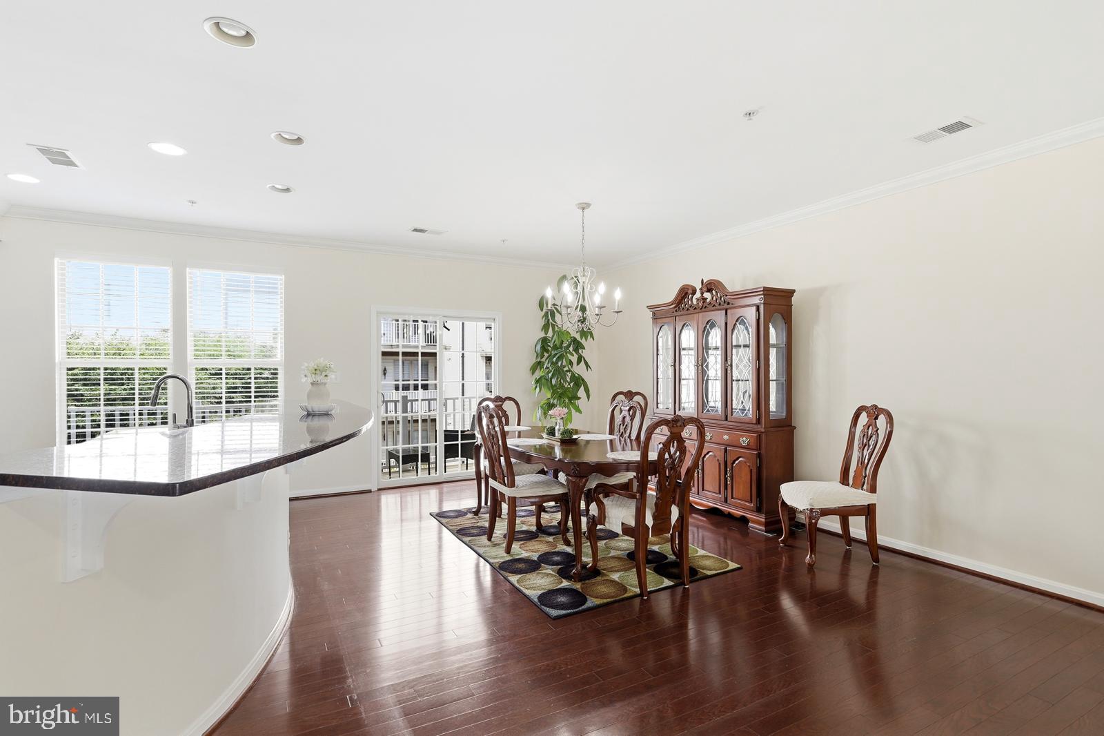 MADISON CRESCENT - Residential