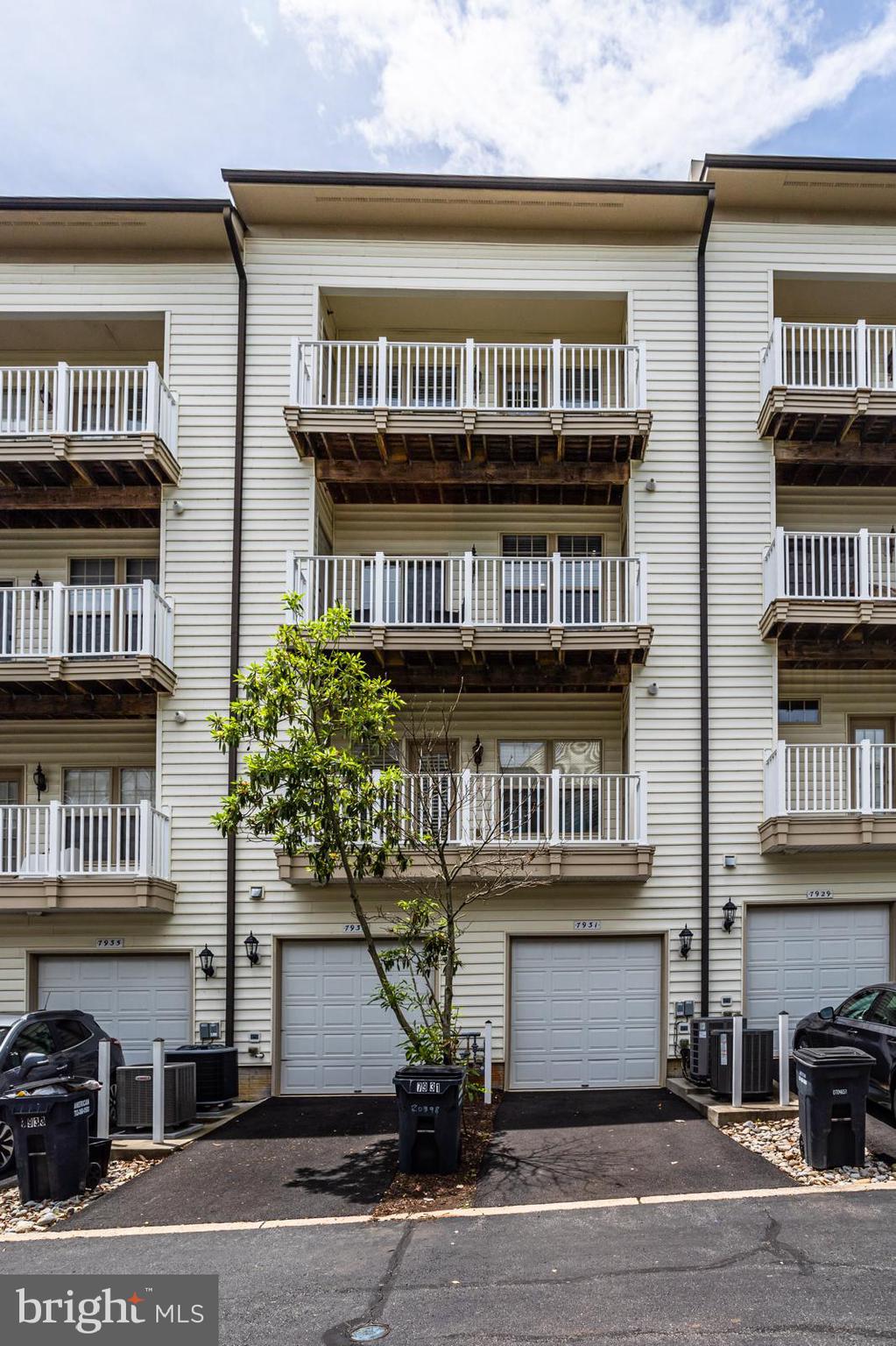MADISON CRESCENT - Residential