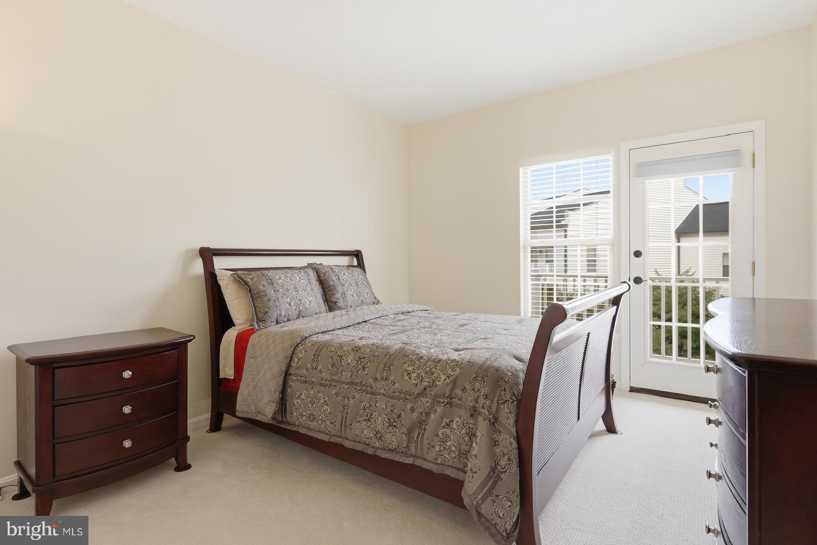 MADISON CRESCENT - Residential
