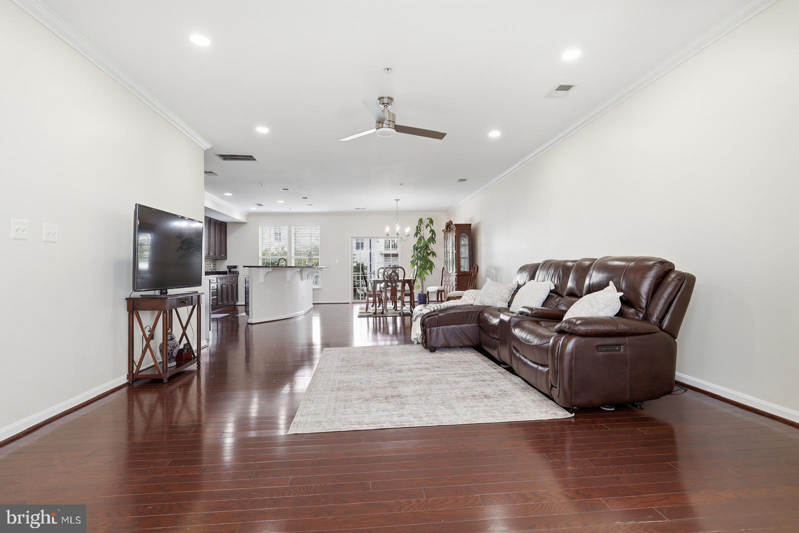 MADISON CRESCENT - Residential