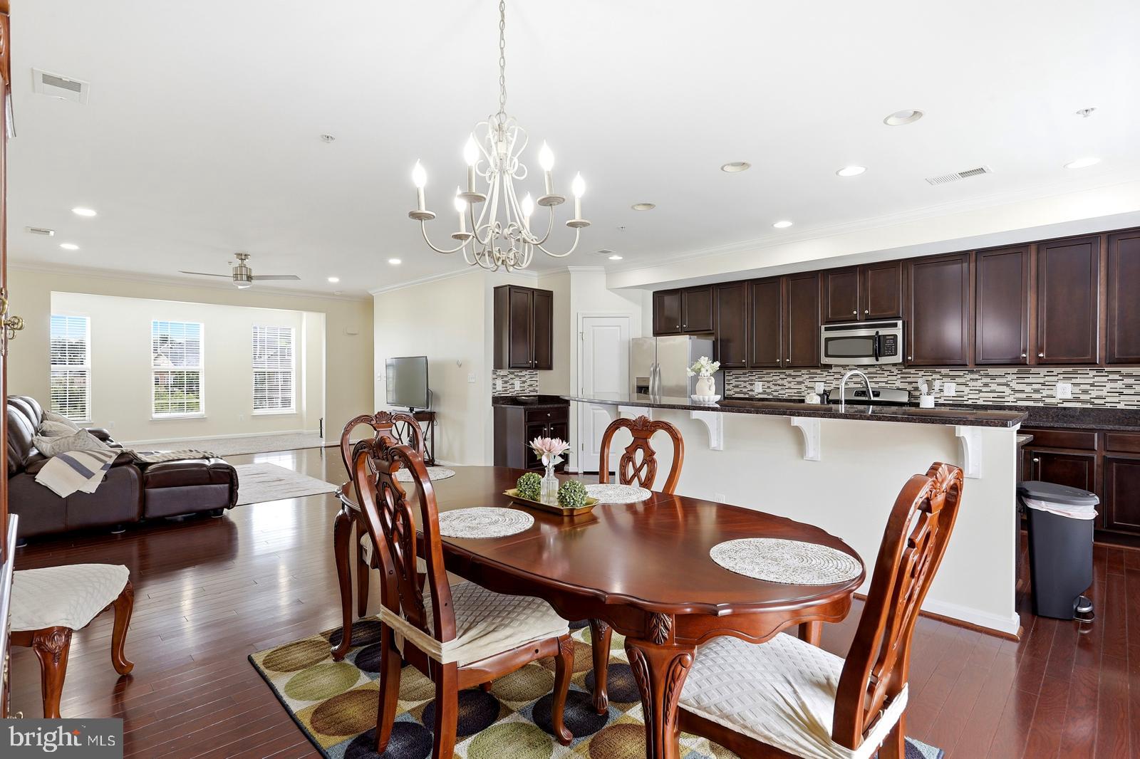MADISON CRESCENT - Residential