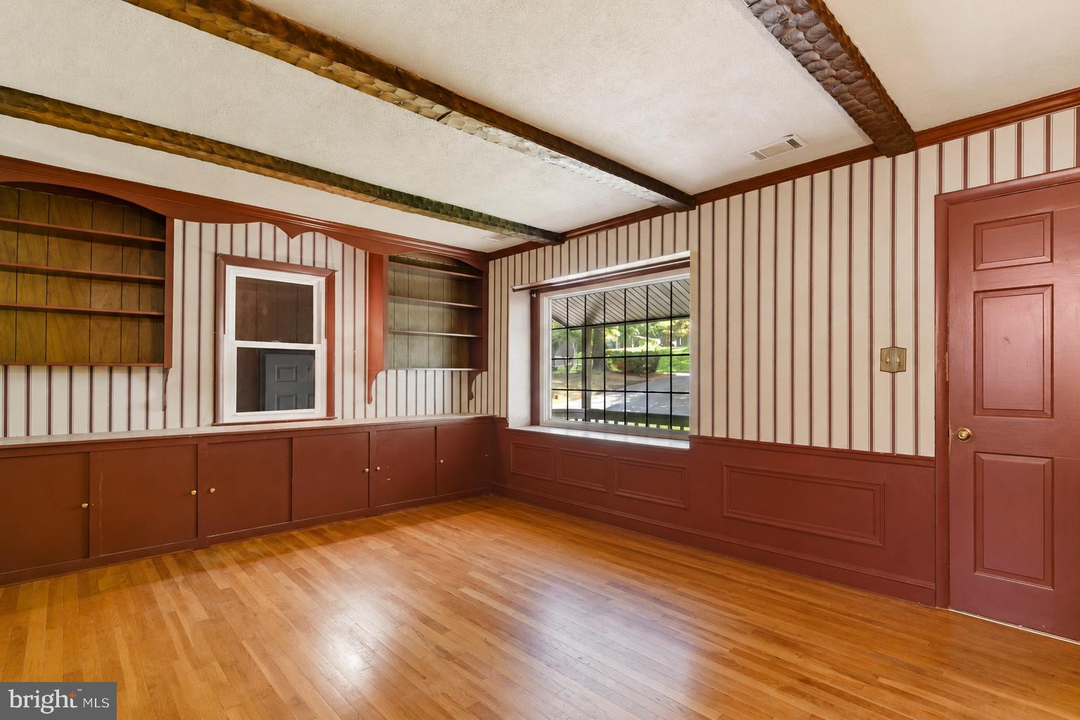 OAKDALE MANOR - Residential