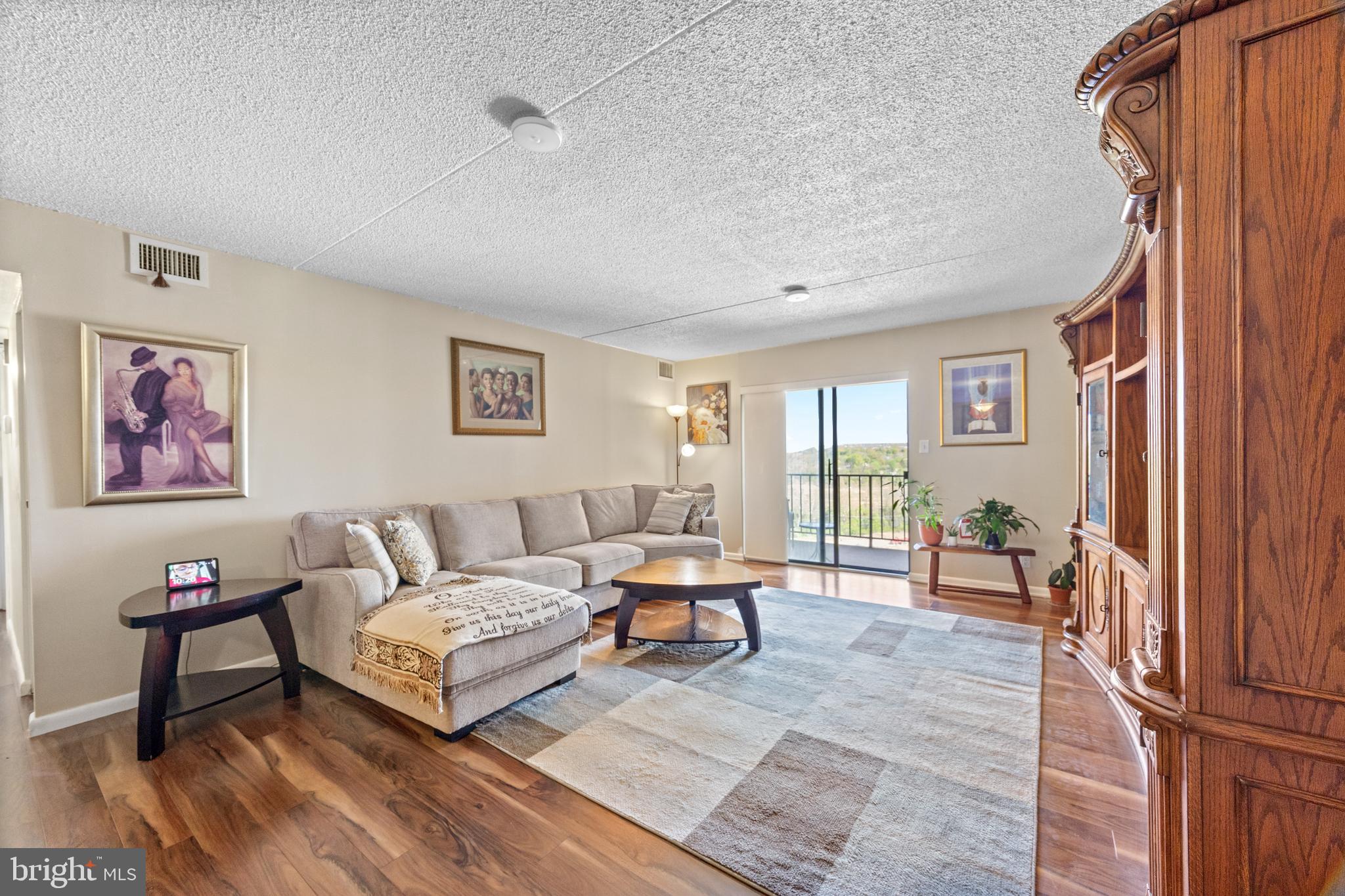 VALLEY FORGE TOWER - Residential