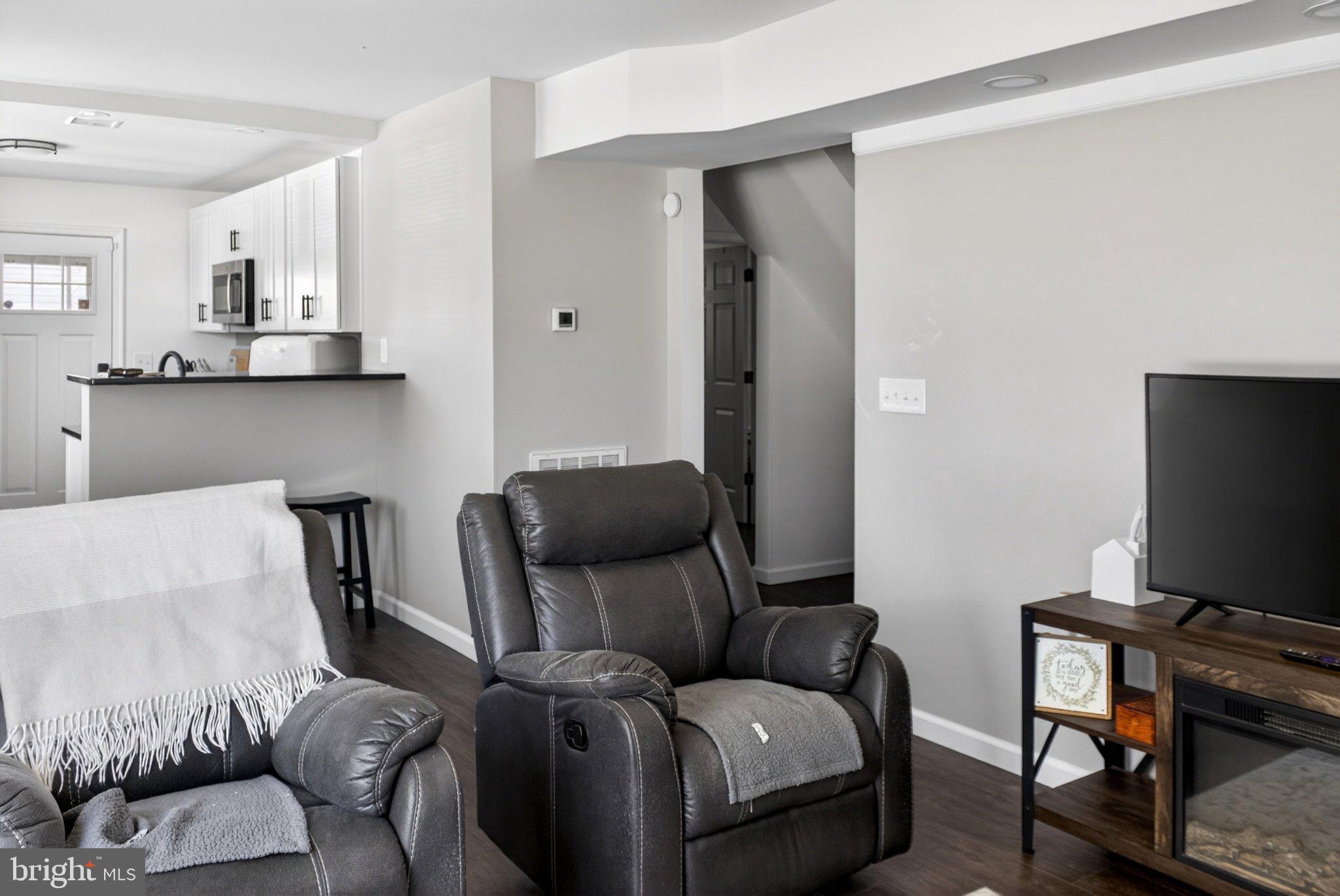 OAK HILLS - Residential
