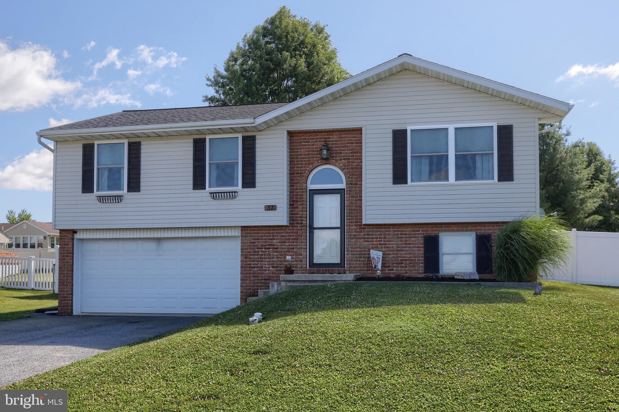 NEWBURG VILLAGE - Residential