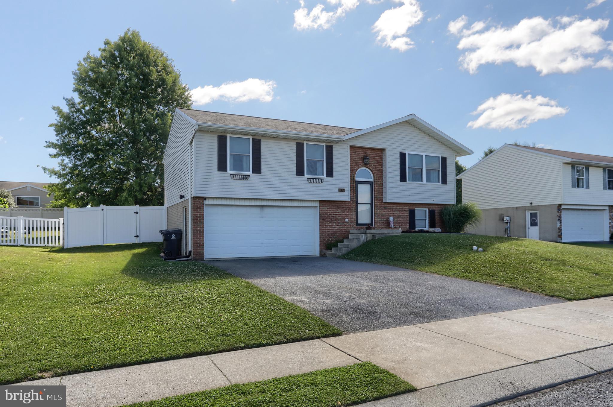 NEWBURG VILLAGE - Residential