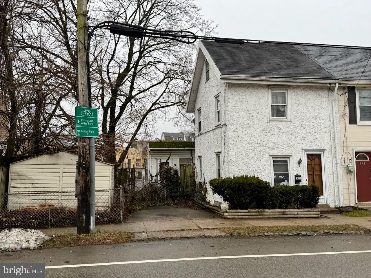 ROXBOROUGH - Residential