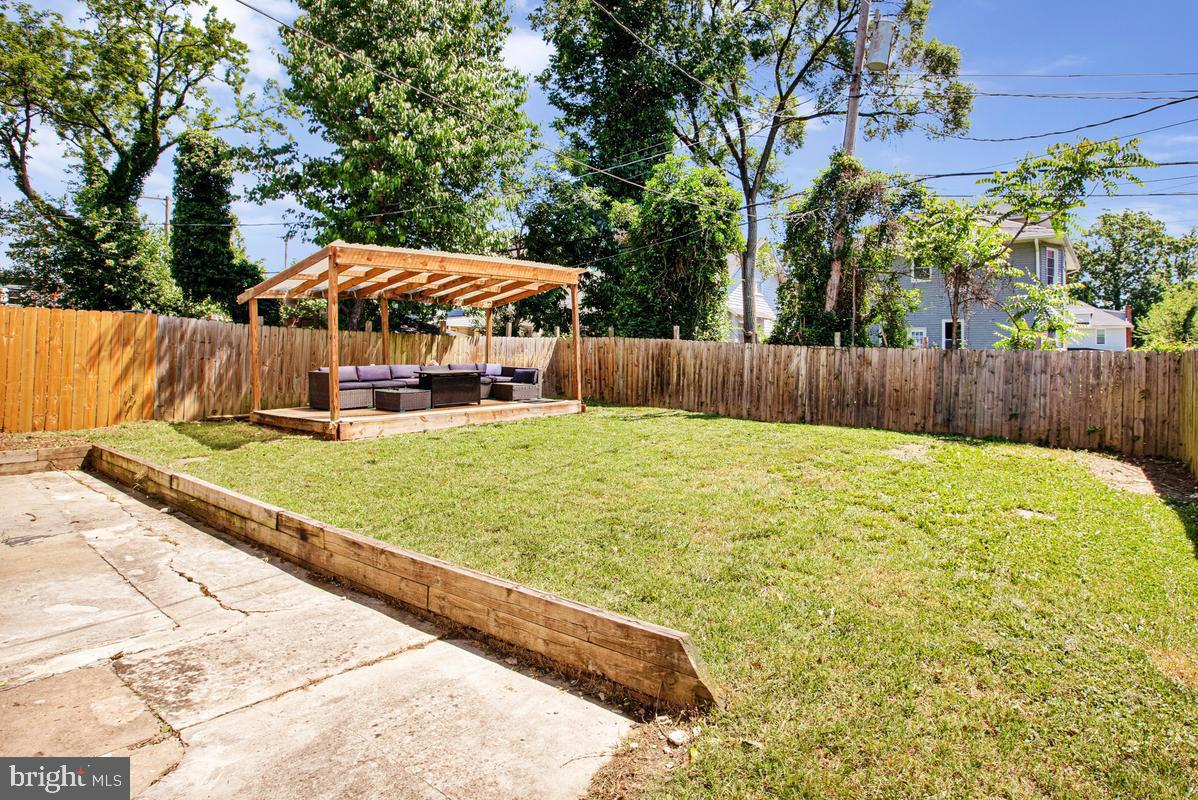 GARWYN OAKS - Residential