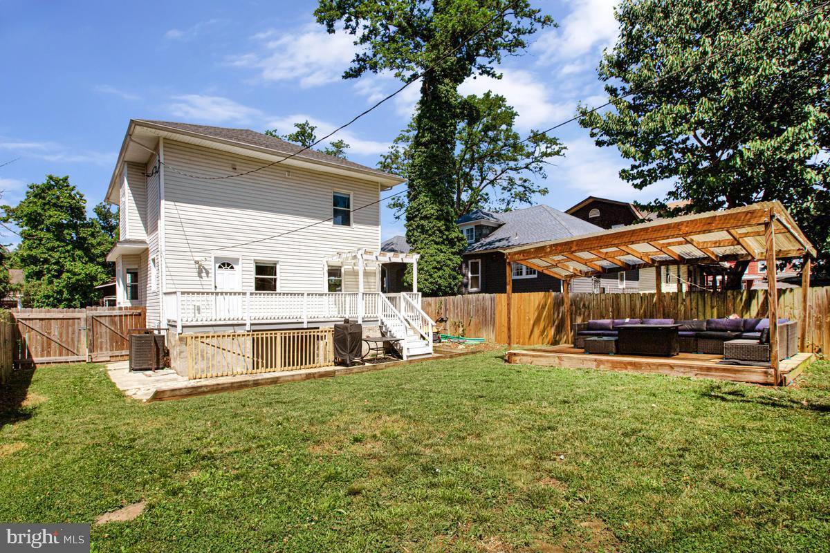 GARWYN OAKS - Residential