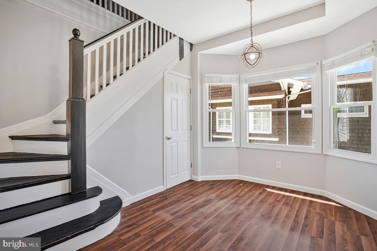 GARWYN OAKS - Residential