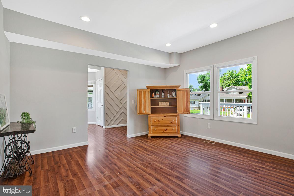 GARWYN OAKS - Residential
