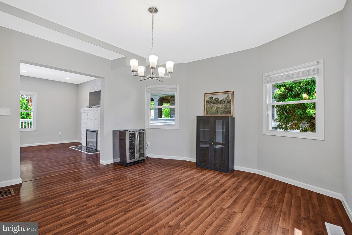 GARWYN OAKS - Residential